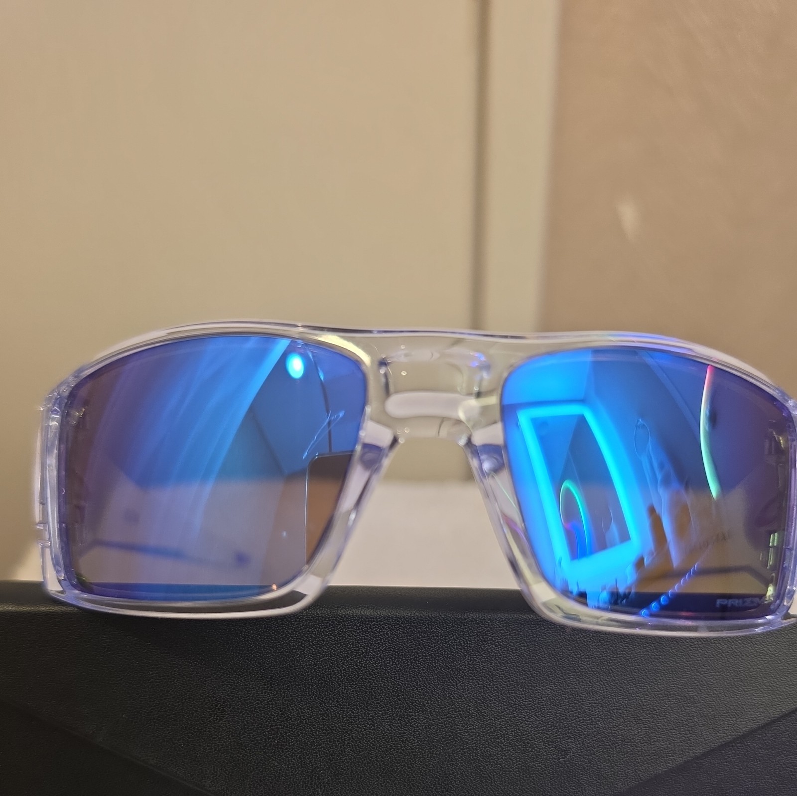 Oakley Heliostat Sunglasses Model Number 9231-0761 61