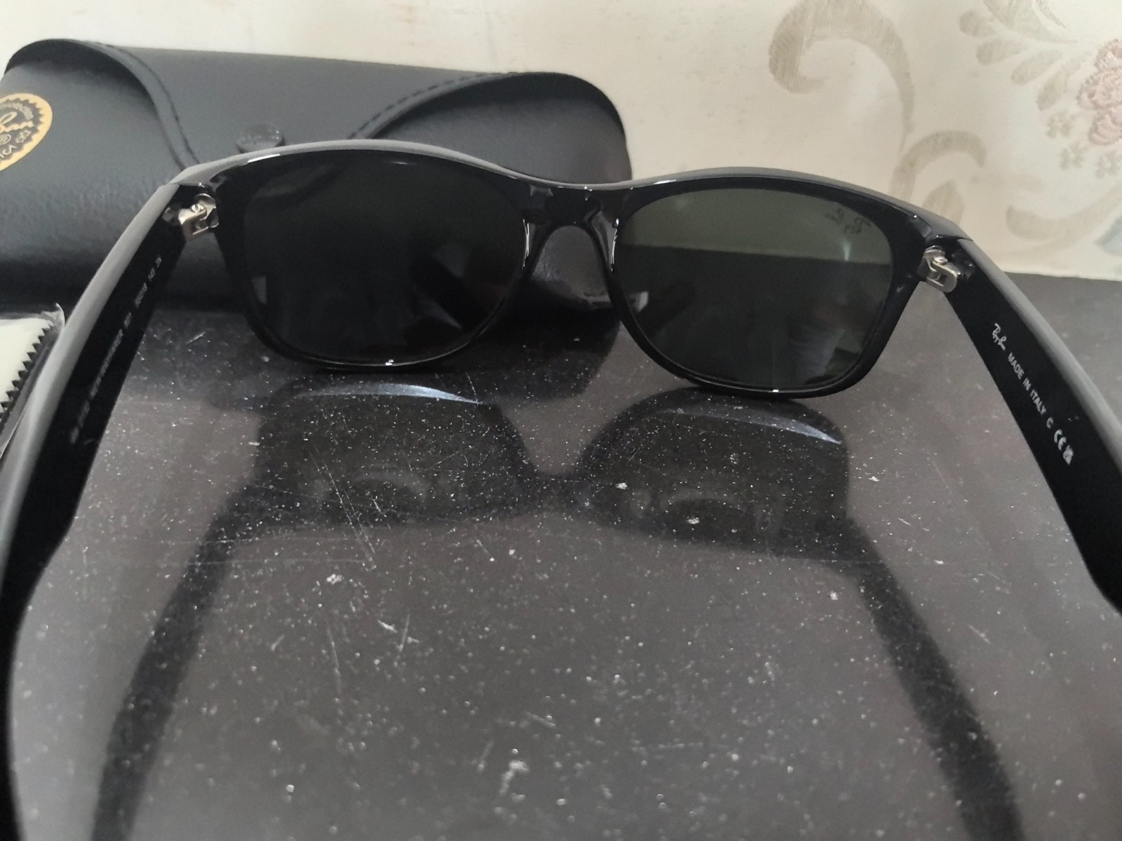 Ray-Ban New Wayfarer Unisex Sunglasses RB2132 Black Frame G-15 Green Lens 55-18