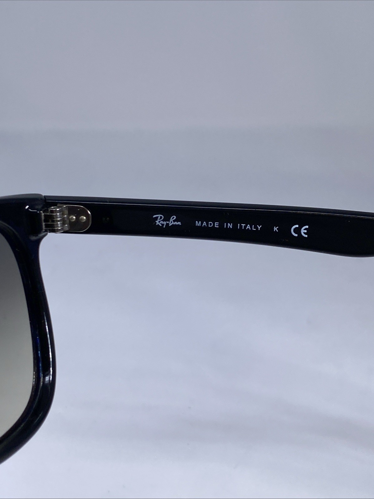 RAY-BAN RB4184 601/32 Italy Glossy Black Sunglasses 54-17mm