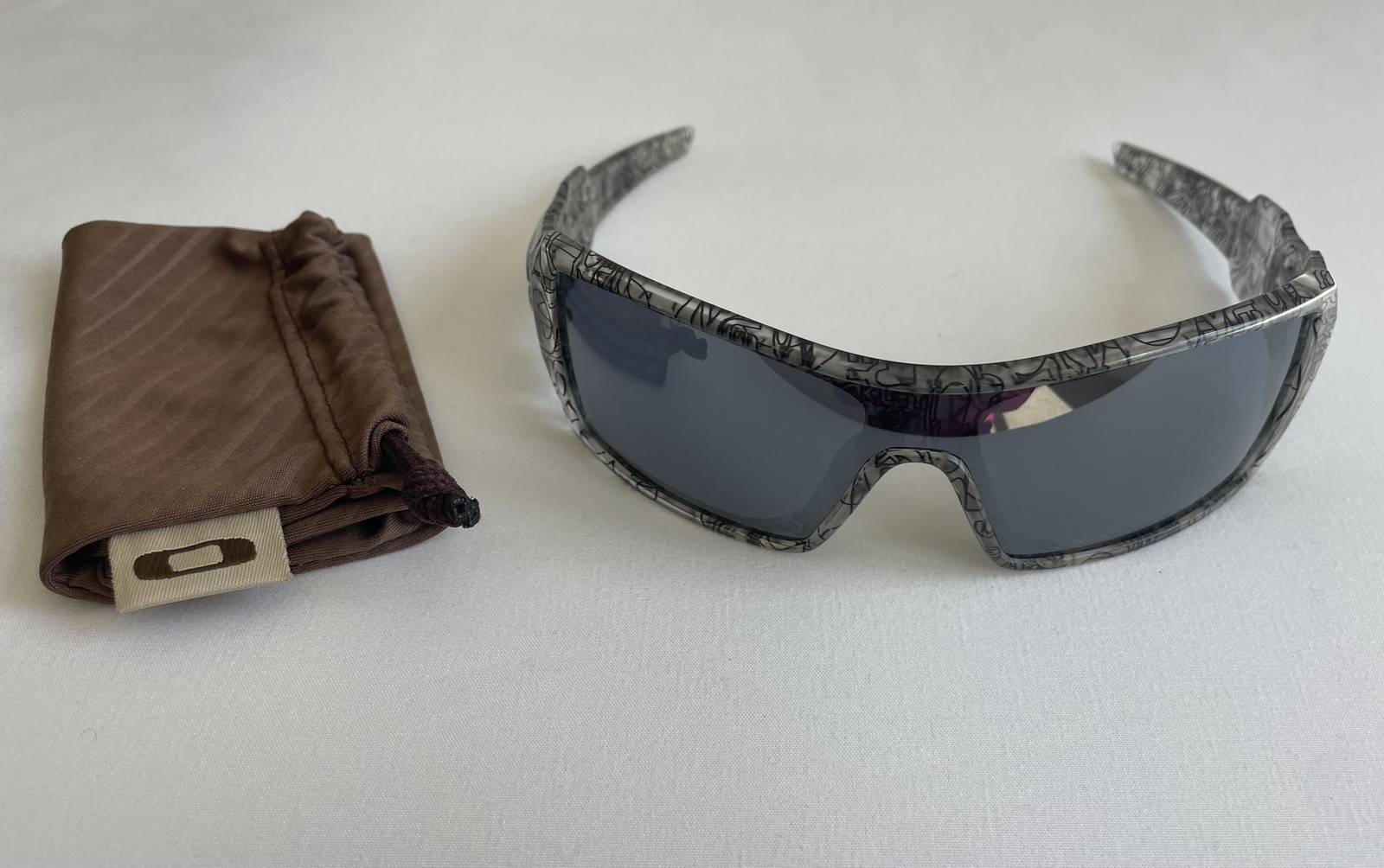 Oakley Oil Rig Matte Clear w/Black History Text – Black Iridium – MINT