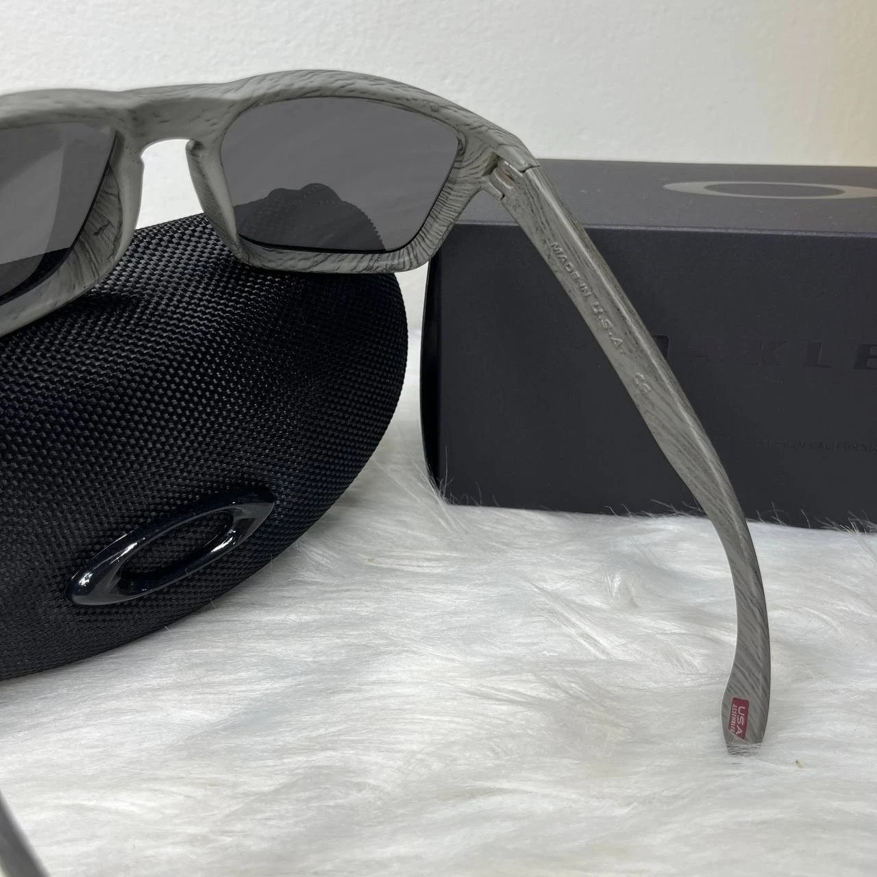 Oakley Holbrook Sunglasses Grey Woodgrain Frame Silver Mirror Polarized UV New