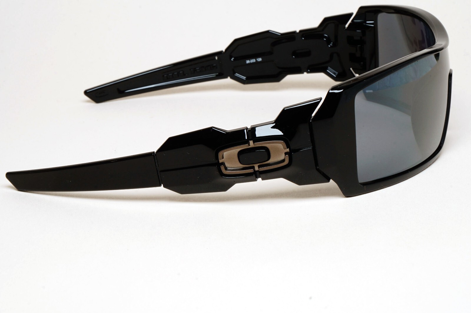 Oakley Sunglasses Polarized Oil Rig Black Polished Iridium Glossy OO 9081 26-203