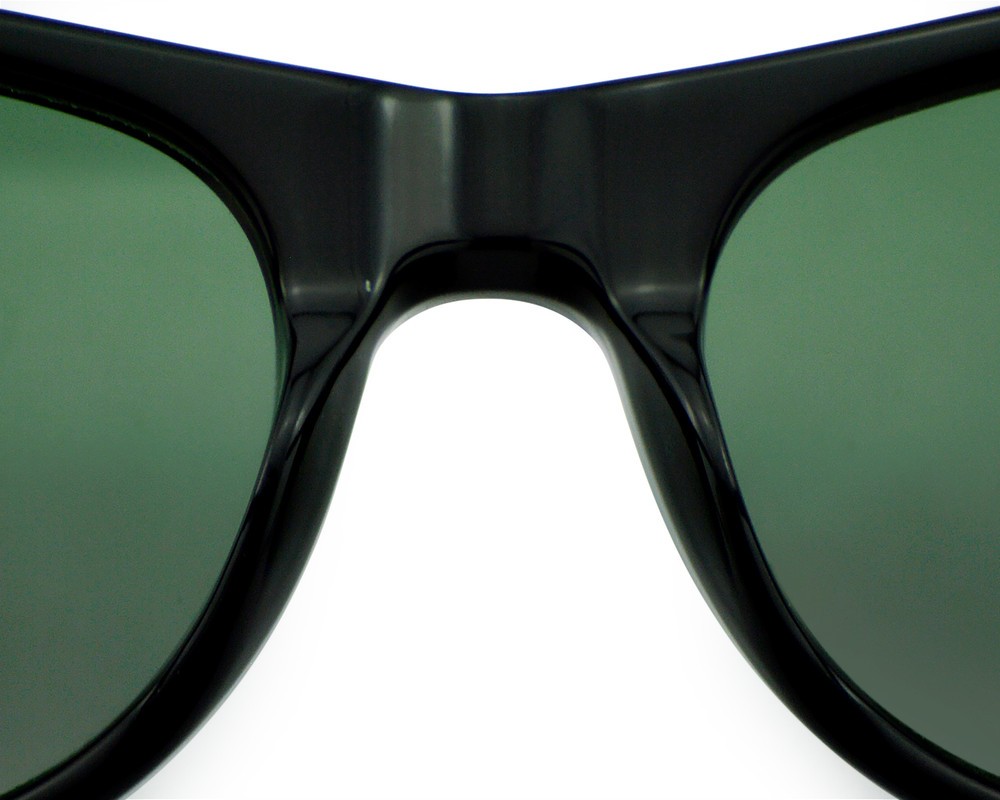 Ray-Ban Sunglasses RB2132 New Wayfarer Classic Black Frame Green Lenses 55mm