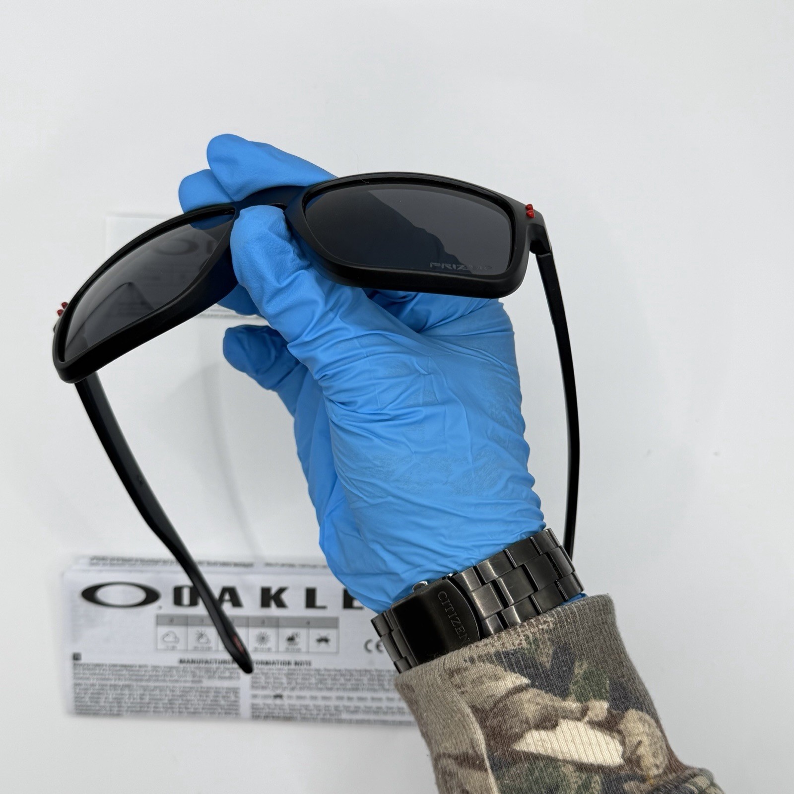 Oakley Holbrook XL OO9417 sunglasses black frame gray Prizm lenses