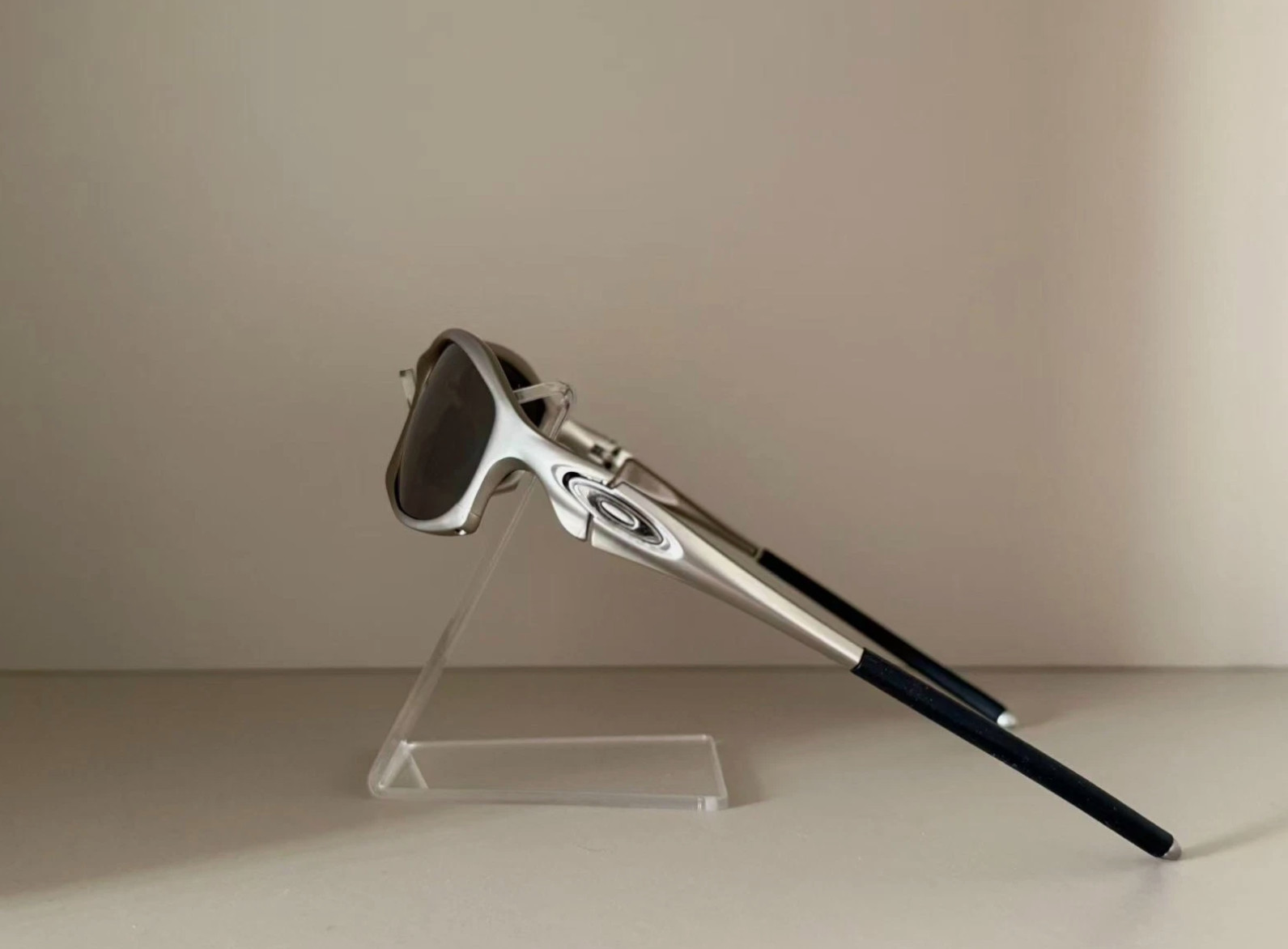 Oakley Hatchet X Metal Polarized Sunglasses Silver Frame Black Lens