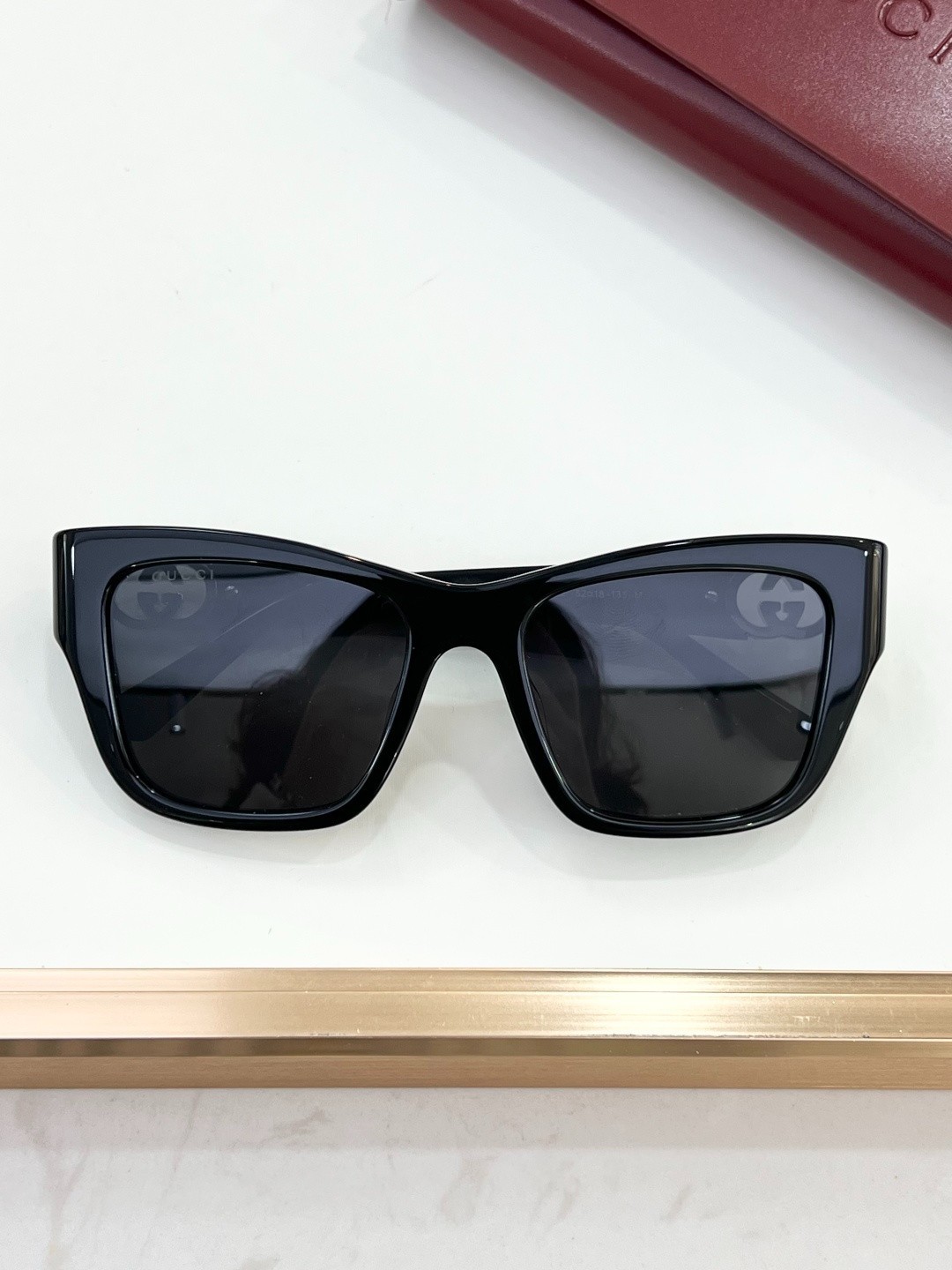 Sunlasses Unisex GUCCI MOD：GG2124O Size：52口18-135
