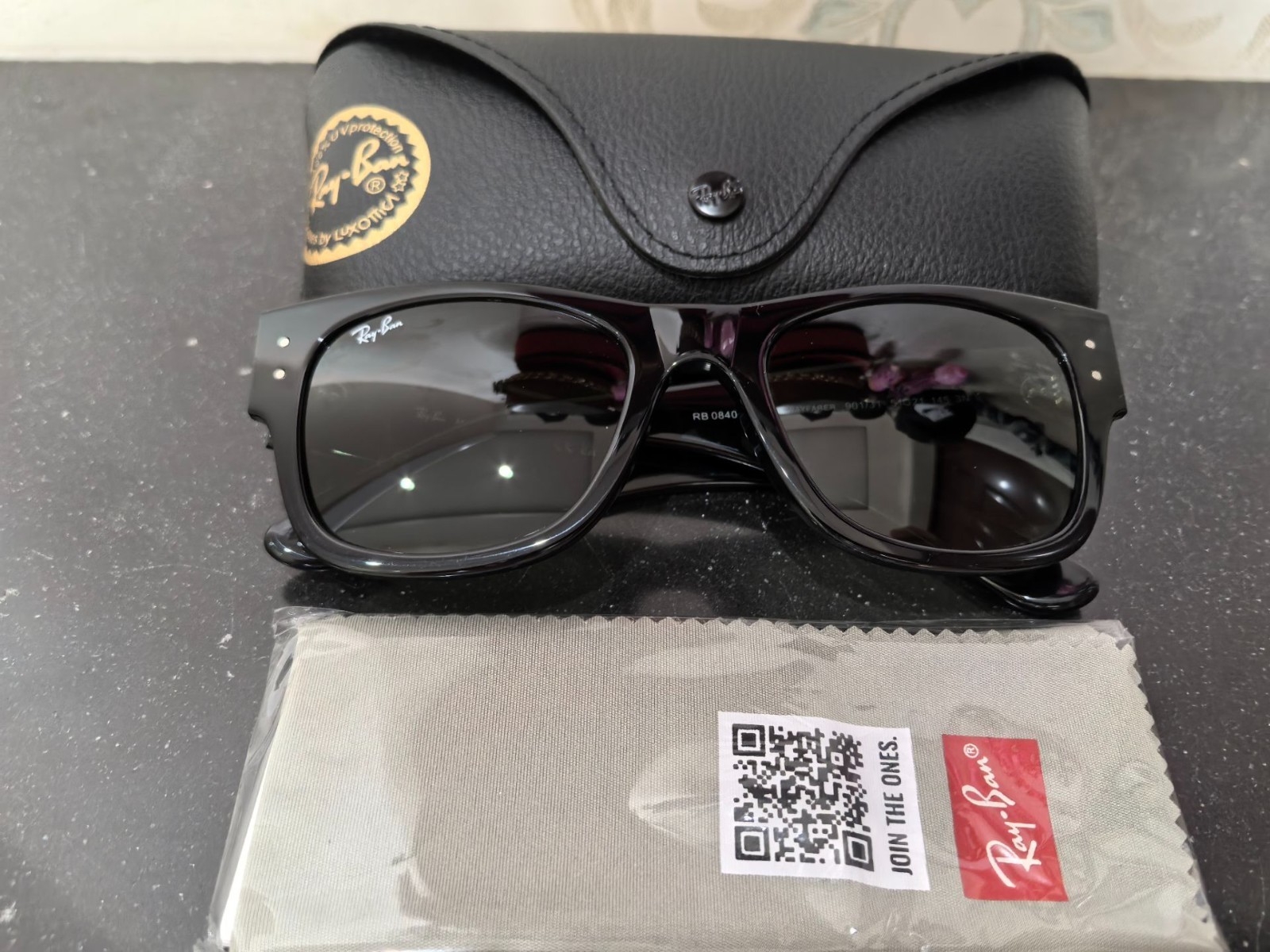 Ray-Ban Mega Wayfarer Sunglasses RB0840S 901/31 Black / Classic Green 51-21 145