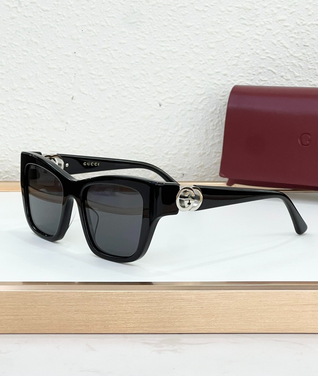 Sunlasses Unisex GUCCI MOD：GG2124O Size：52口18-135