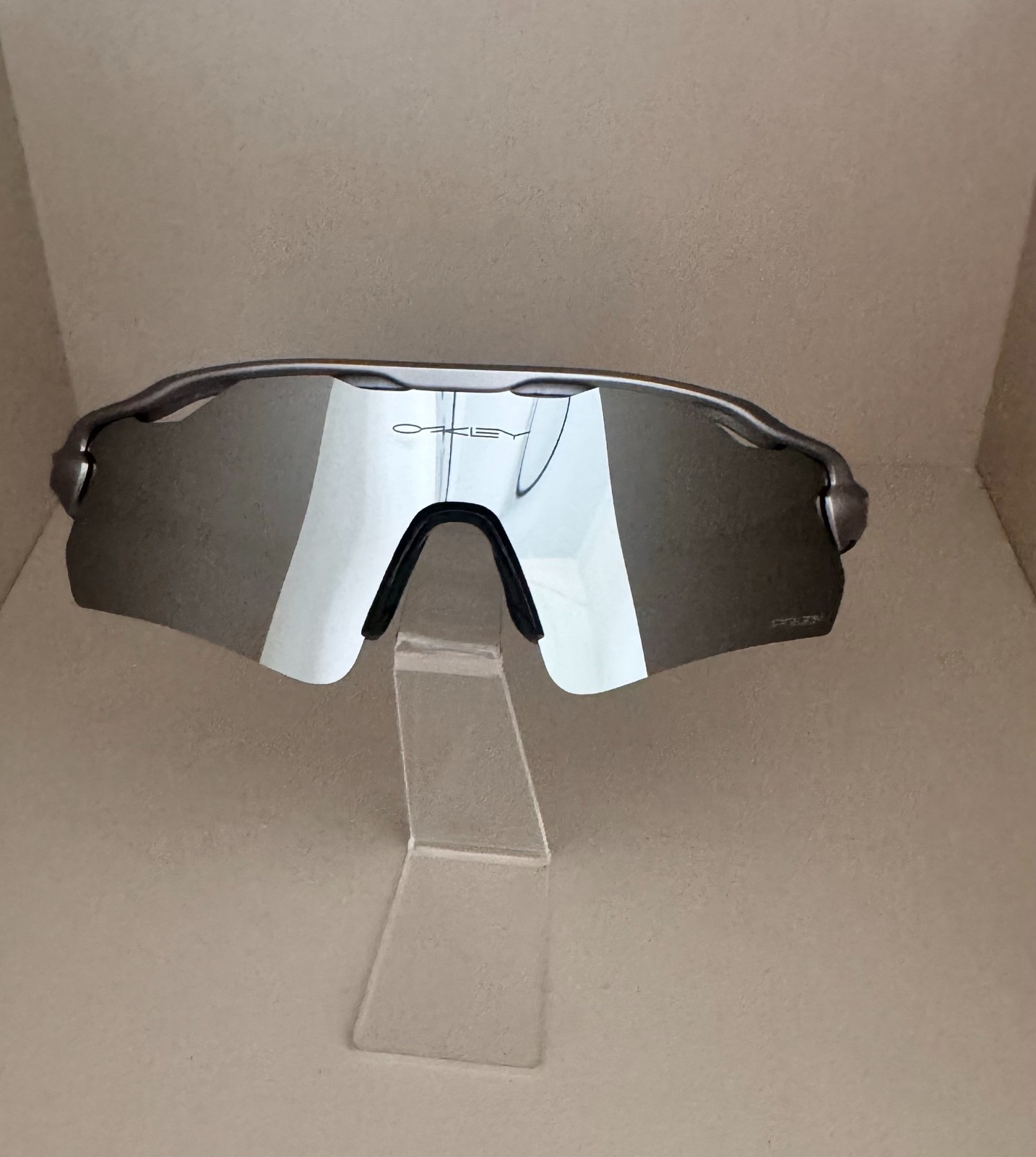 OO9208 Men’s Oakley Radar EV Path Sunglasses with Silver Frame and Grey Lenses