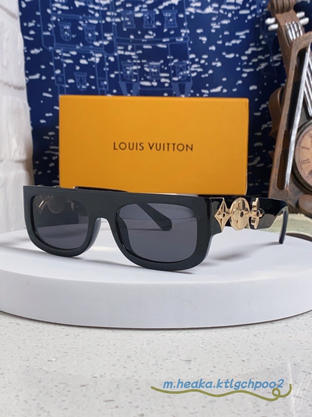 Louis Vuitton Monogram Z2196 Black-Frame Unisex Sunglasses 54 22-145