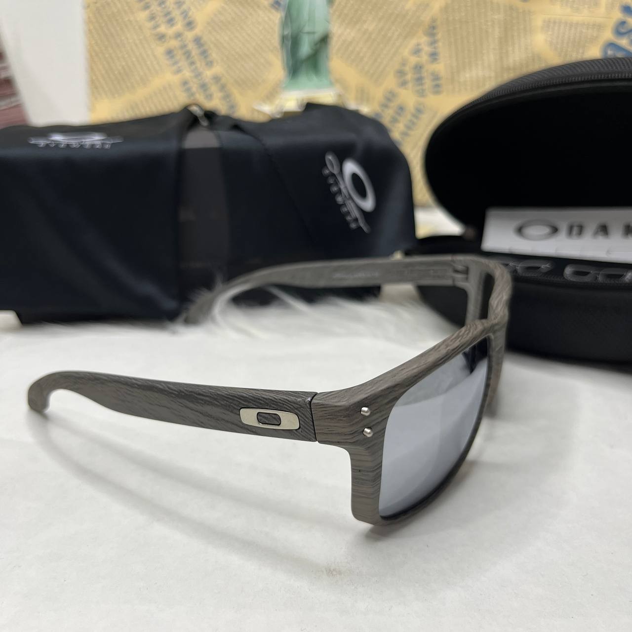 Oakley Holbrook Sunglasses Grey Woodgrain Frame Silver Mirror Polarized OO9102