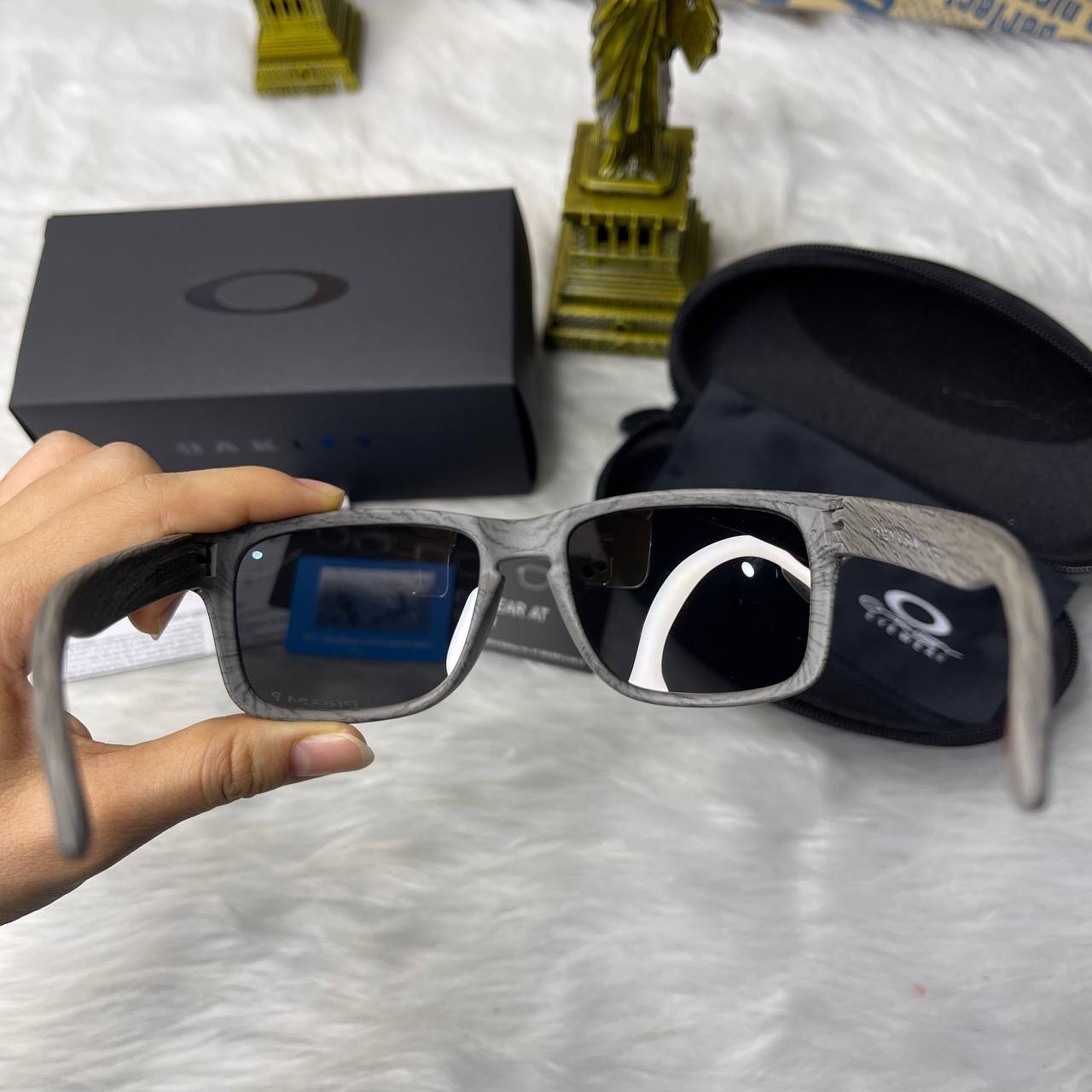 Oakley Holbrook Sunglasses Grey Woodgrain Frame Silver Mirror Polarized UV New