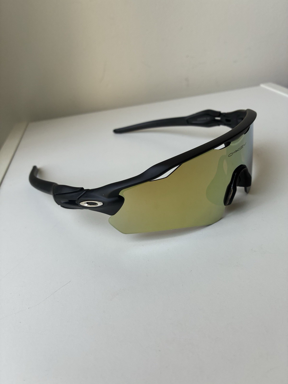 NEW Oakley 009208 Radar Ev Path Sunglasses Black Frame – Gold Prizm Lens