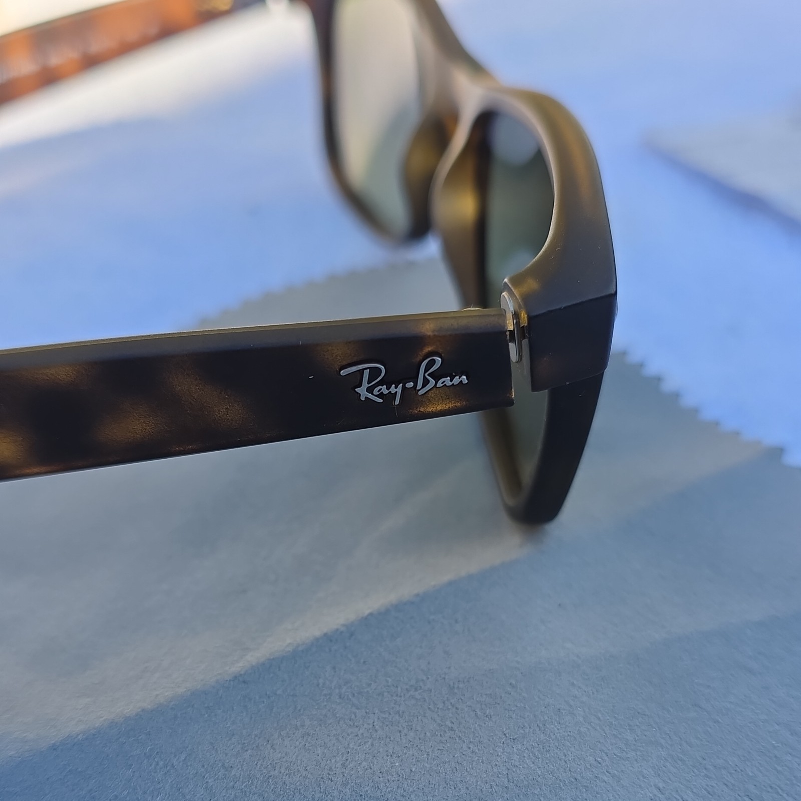 MINT Ray-Ban New Wayfarer Unisex Sunglasses, Polarized Lenses, Hardcase 👀 LOOK!