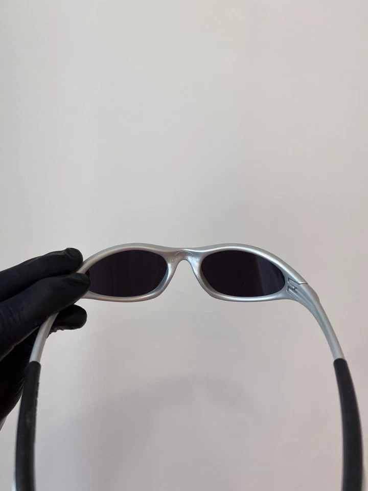 Oakley Mitute Silver Vintage Sunglasses Gorpcore USA Y2K Avantgarde Archive Hype