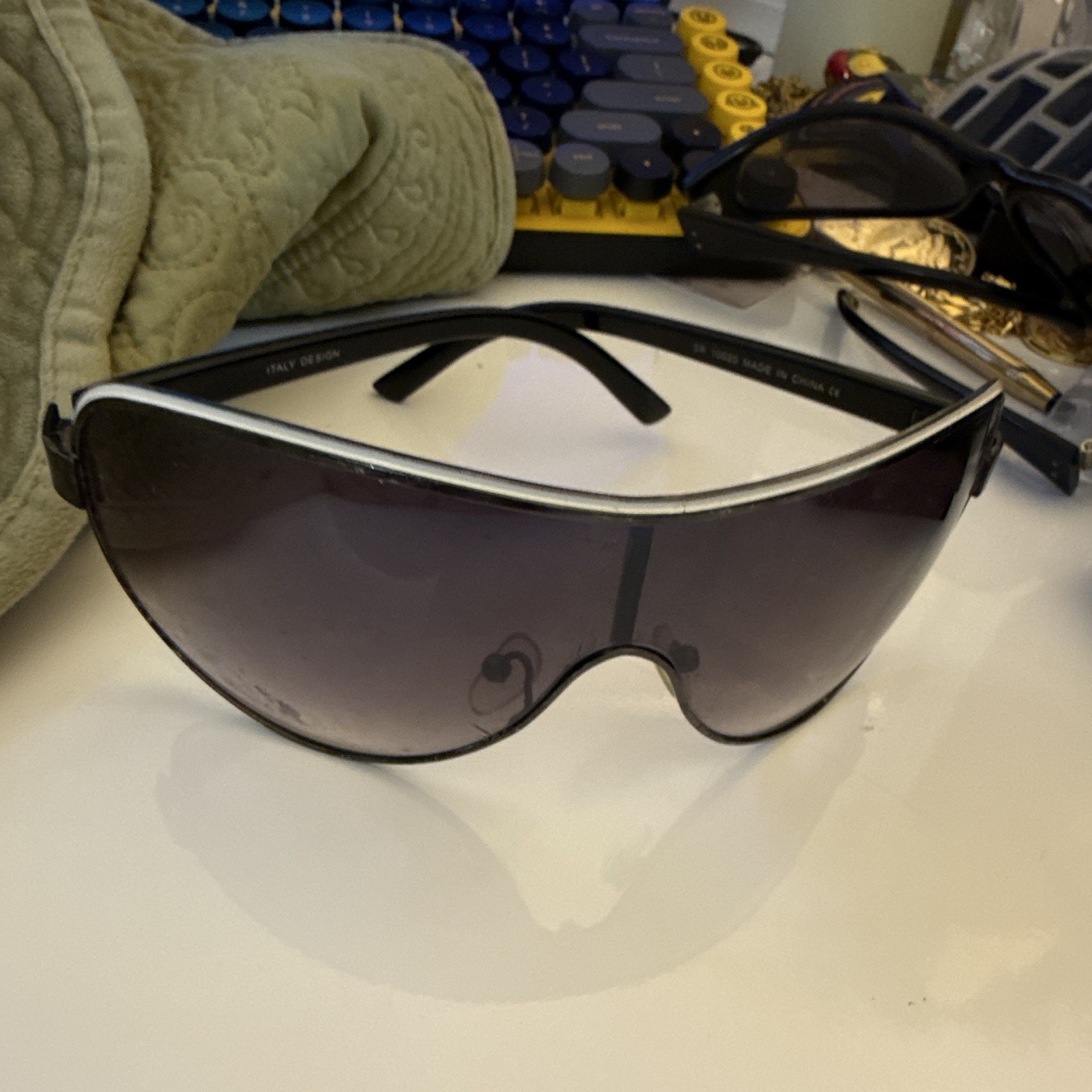 Rimless Shield Sunglasses Black Frame Gray Gradient Plastic/Metal