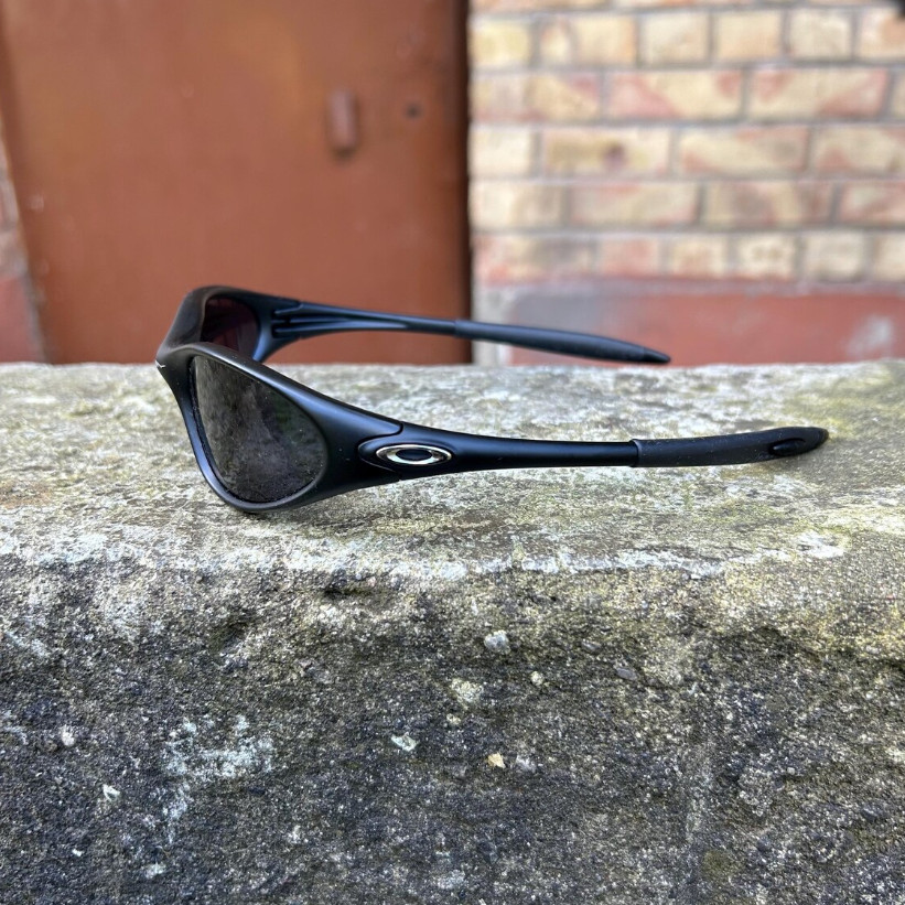 Vintage Oakley Minute Sunglasses Black Frame Black Lenses Y2K Gorpcore