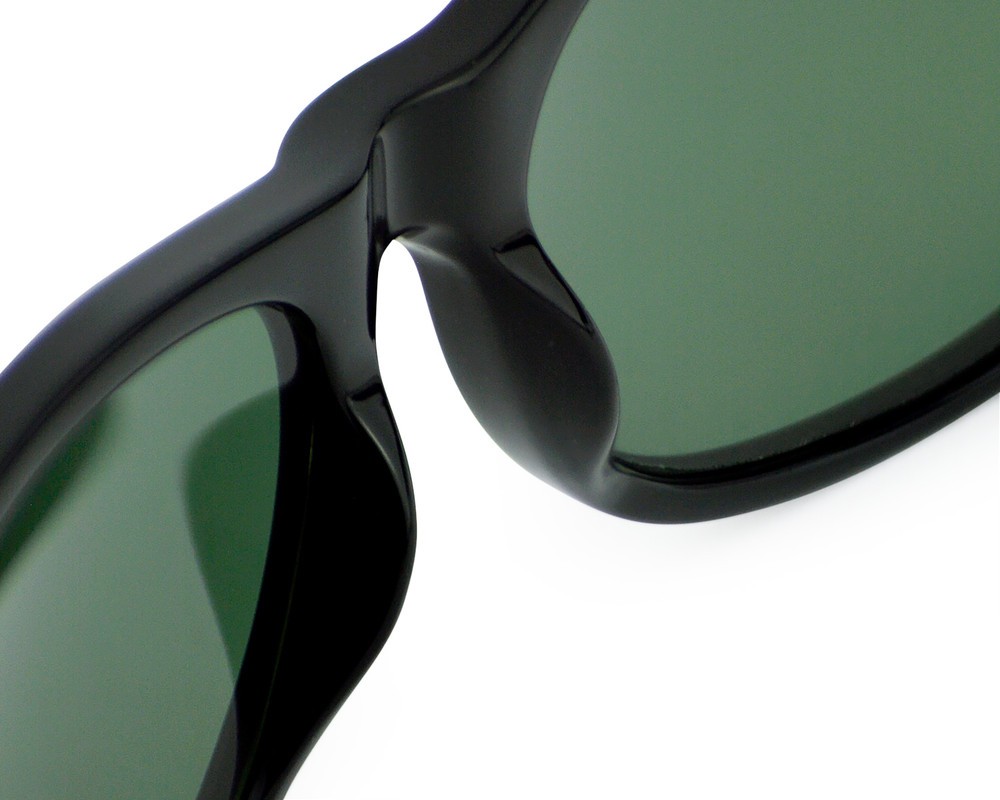 Ray-Ban Sunglasses RB2132 New Wayfarer Classic Black Frame Green Lenses 55mm