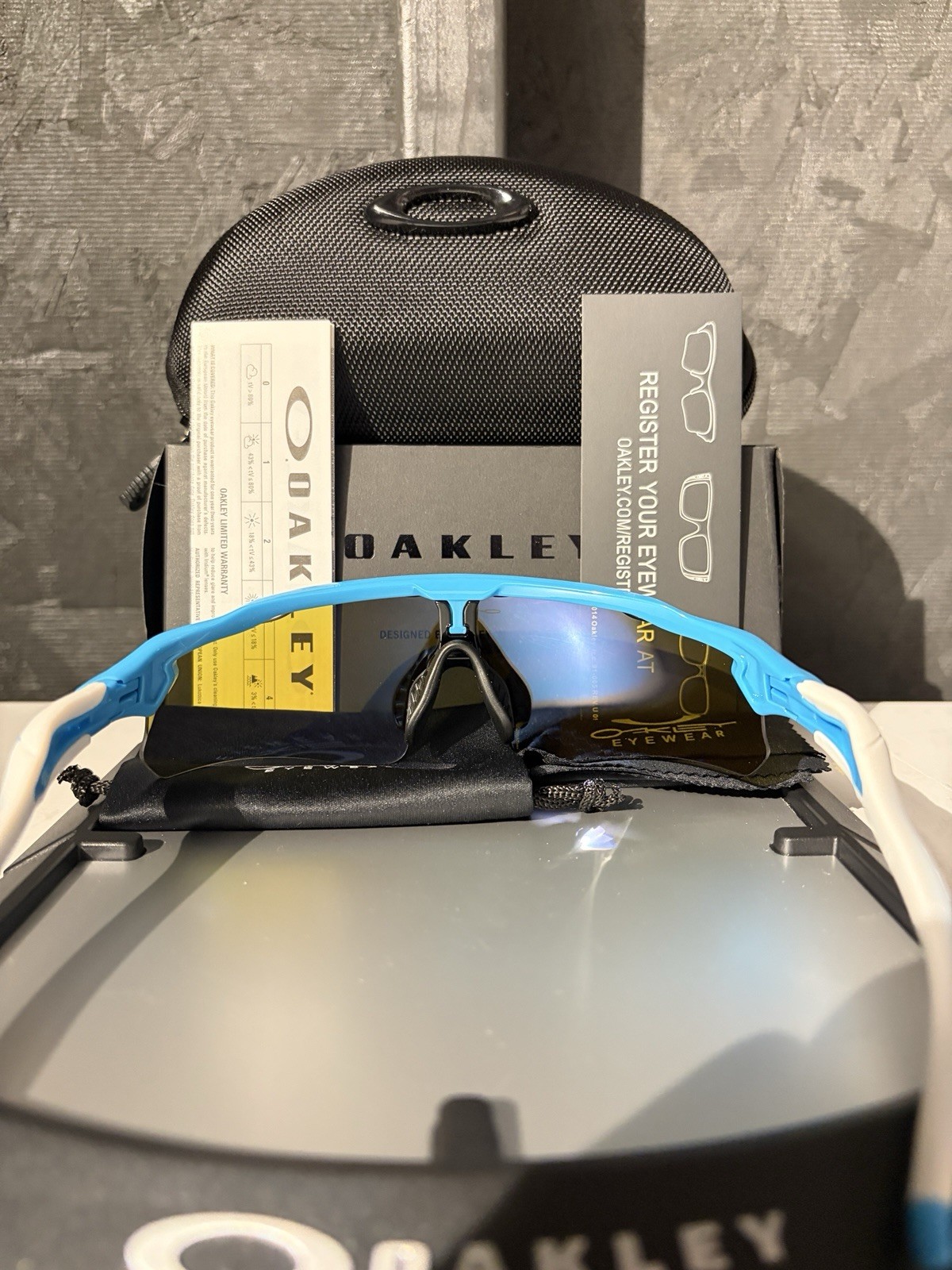 NEW Oakley 009208 Radar Ev Path Men’s Sunglasses – Prizm
