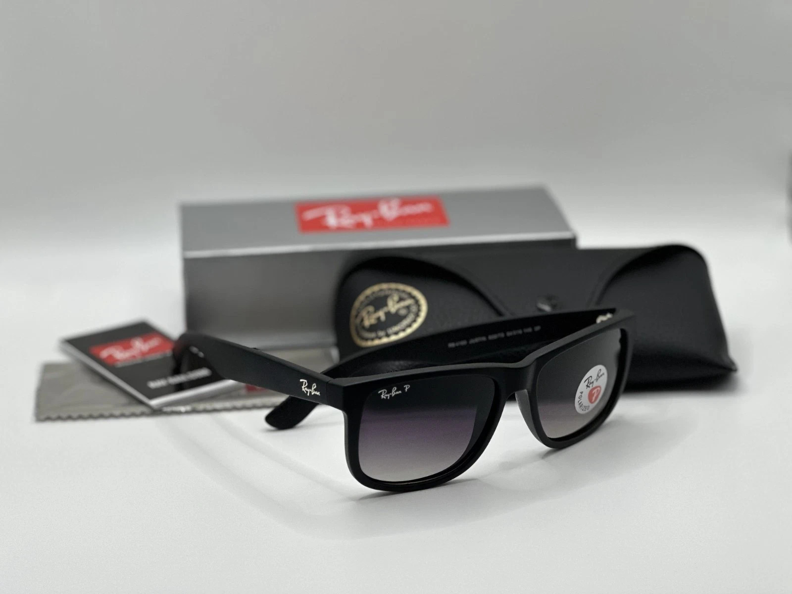 Ray-Ban Justin RB4165 622/T3 Matte Black Grey Gradient Polarized Sunglasses 54mm