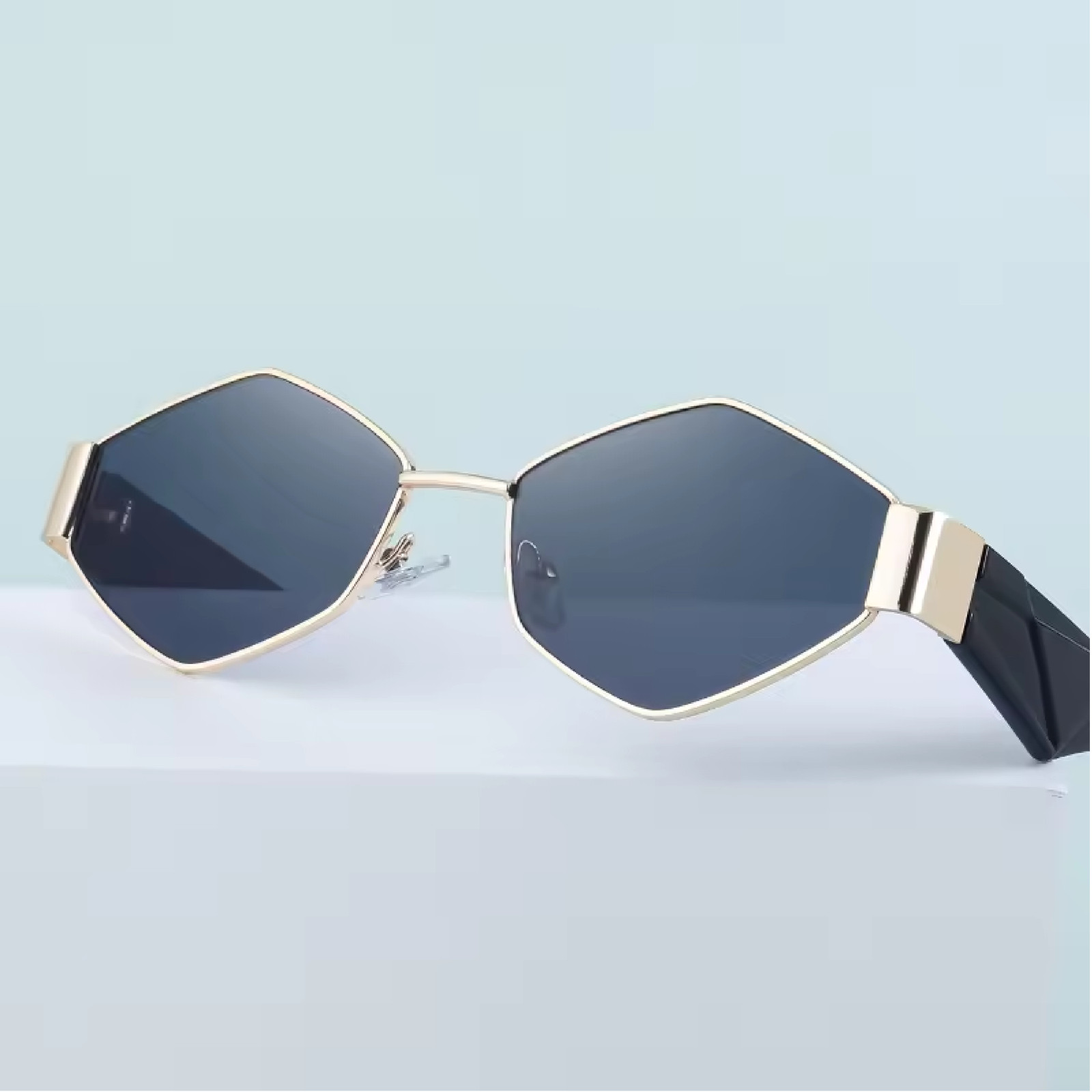 Sunglasses Unisex Polarized UV400 Lenses Vintage Style Metal Frame Diamond Shape