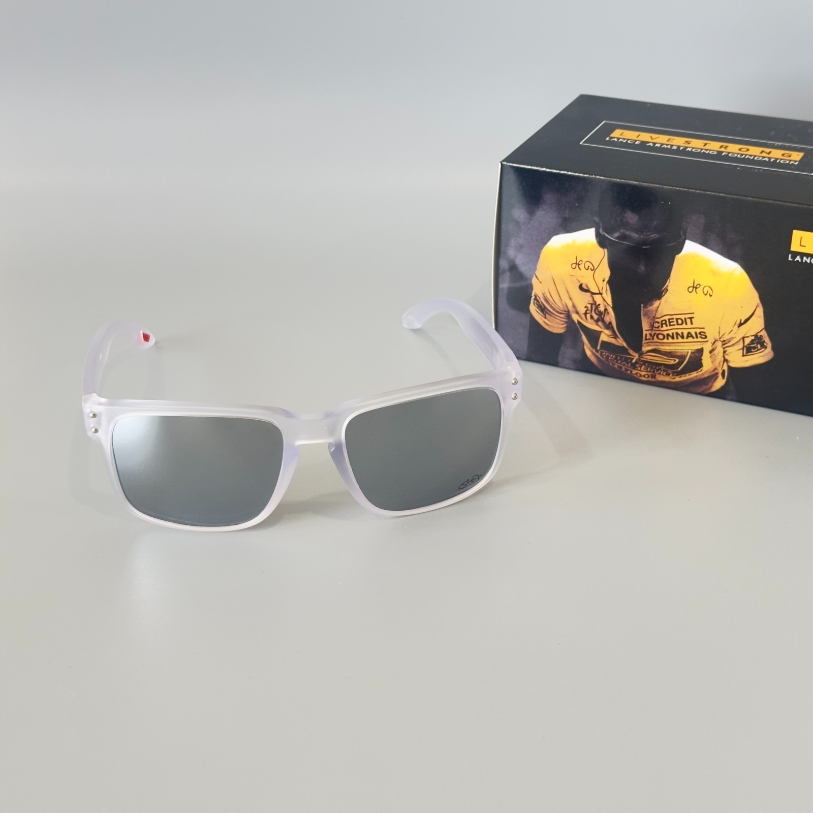 Oakley Holbrook OO9102 signature edition Sunglasses frosted frame silver lens