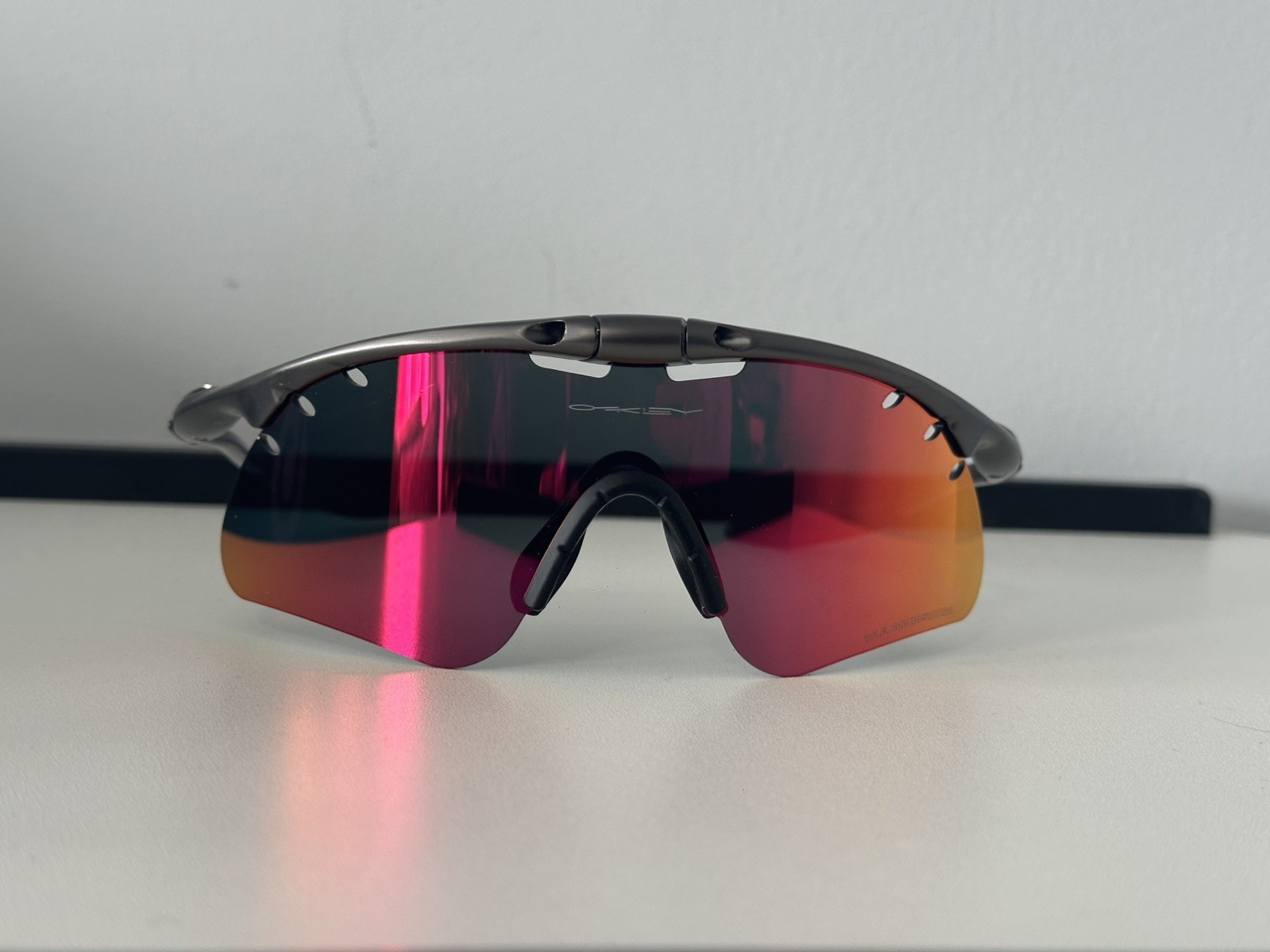 Oakley Mag Metal Black Frame Sunglasses Red/Orange Magnesium Lenses Made In USA