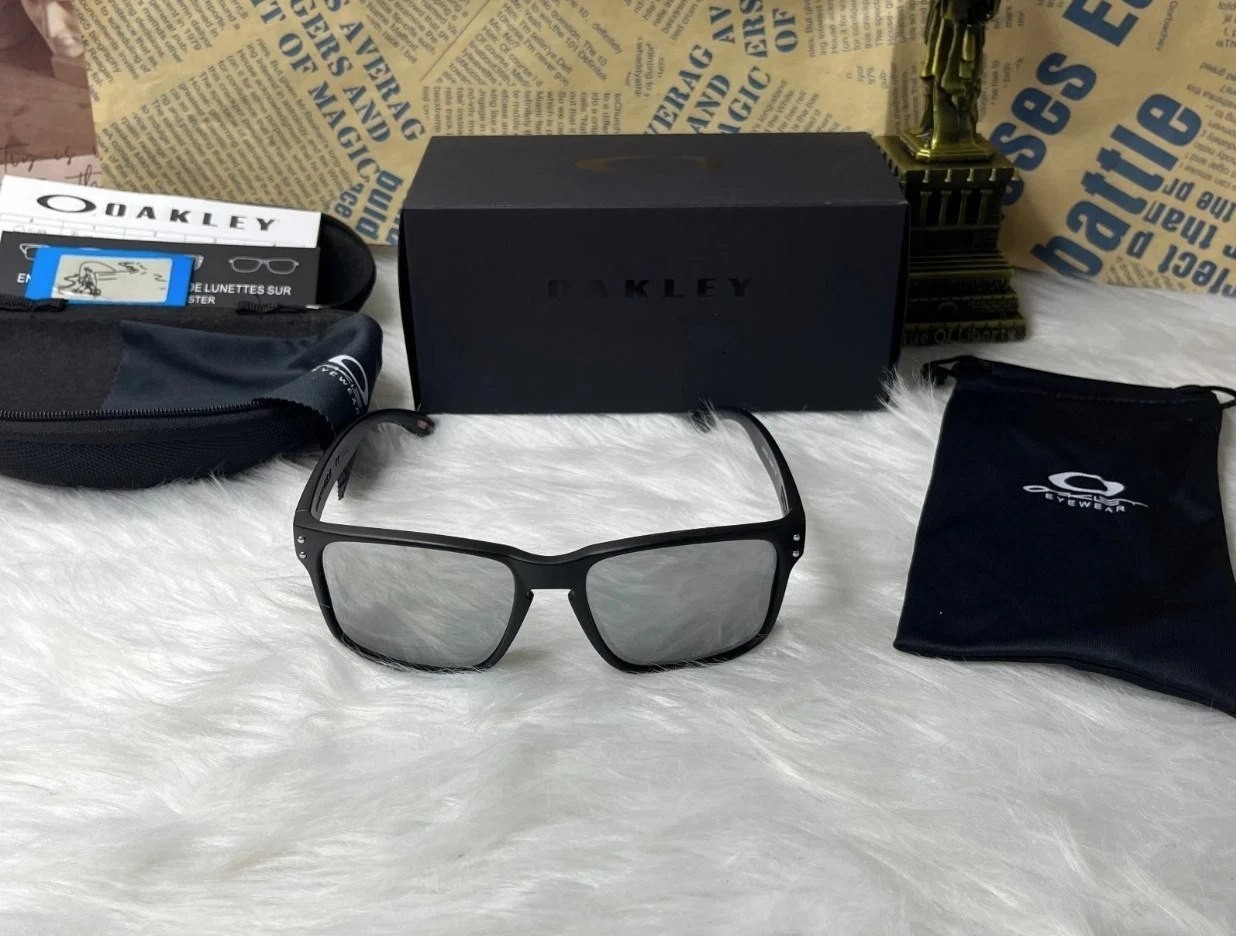 NEW OAKLEY Style Holbrook Sunglasses Black Frame Silver Lens Polarized UV400