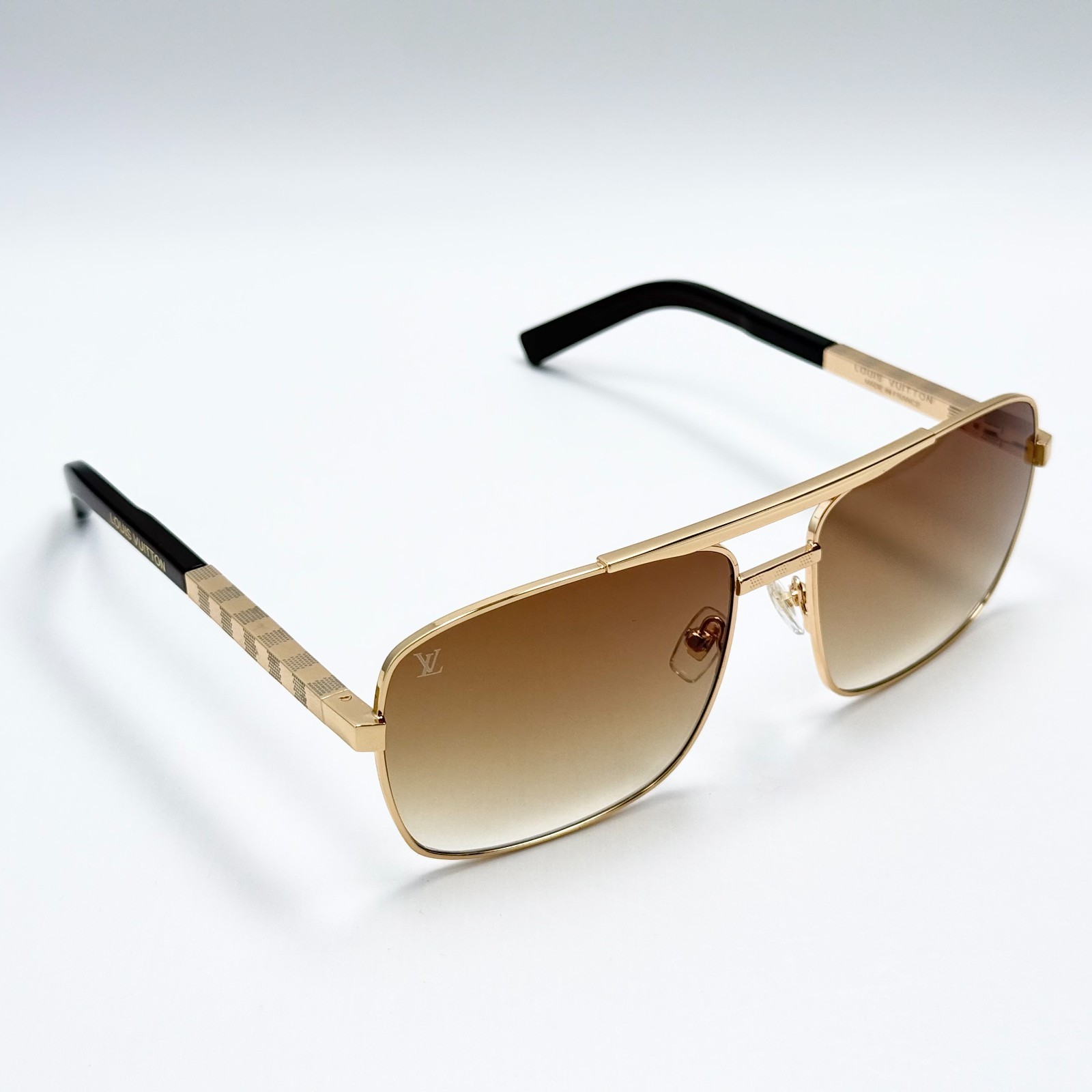 Louis Vuitton Z0259U Gold Metal Navigator Sunglasses Brown Gradient Lens