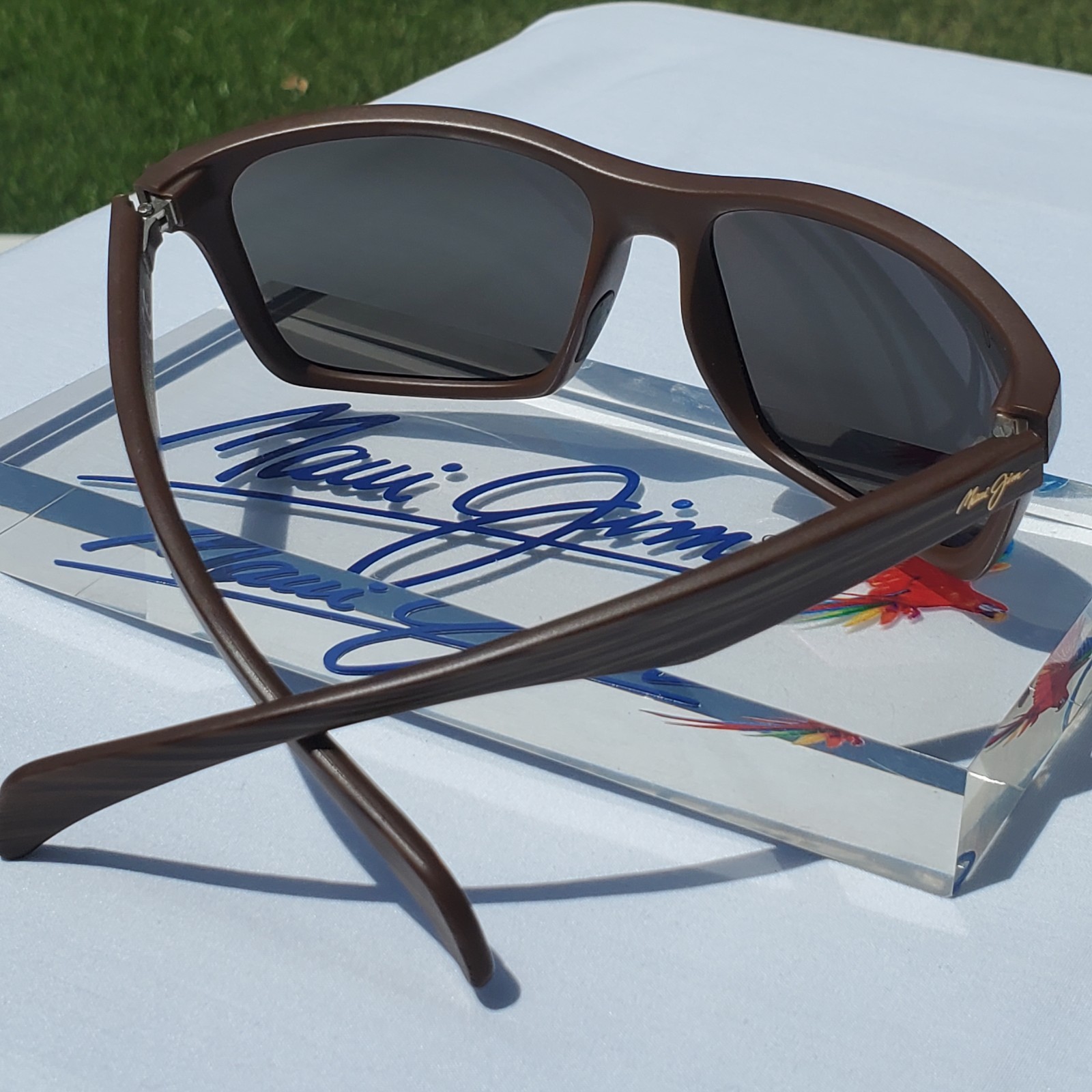 **NEW WRAPS** Maui Jim “MAKOA” 804-25W Matte Brown Woodgrain Frames/Grey Lenses!