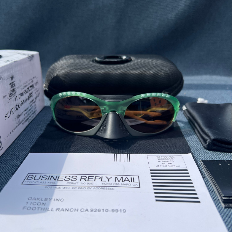 Oakley PLANTARIS Sunglasses 9437-0363 Matte Transparent Green PRIZM Brown Lense