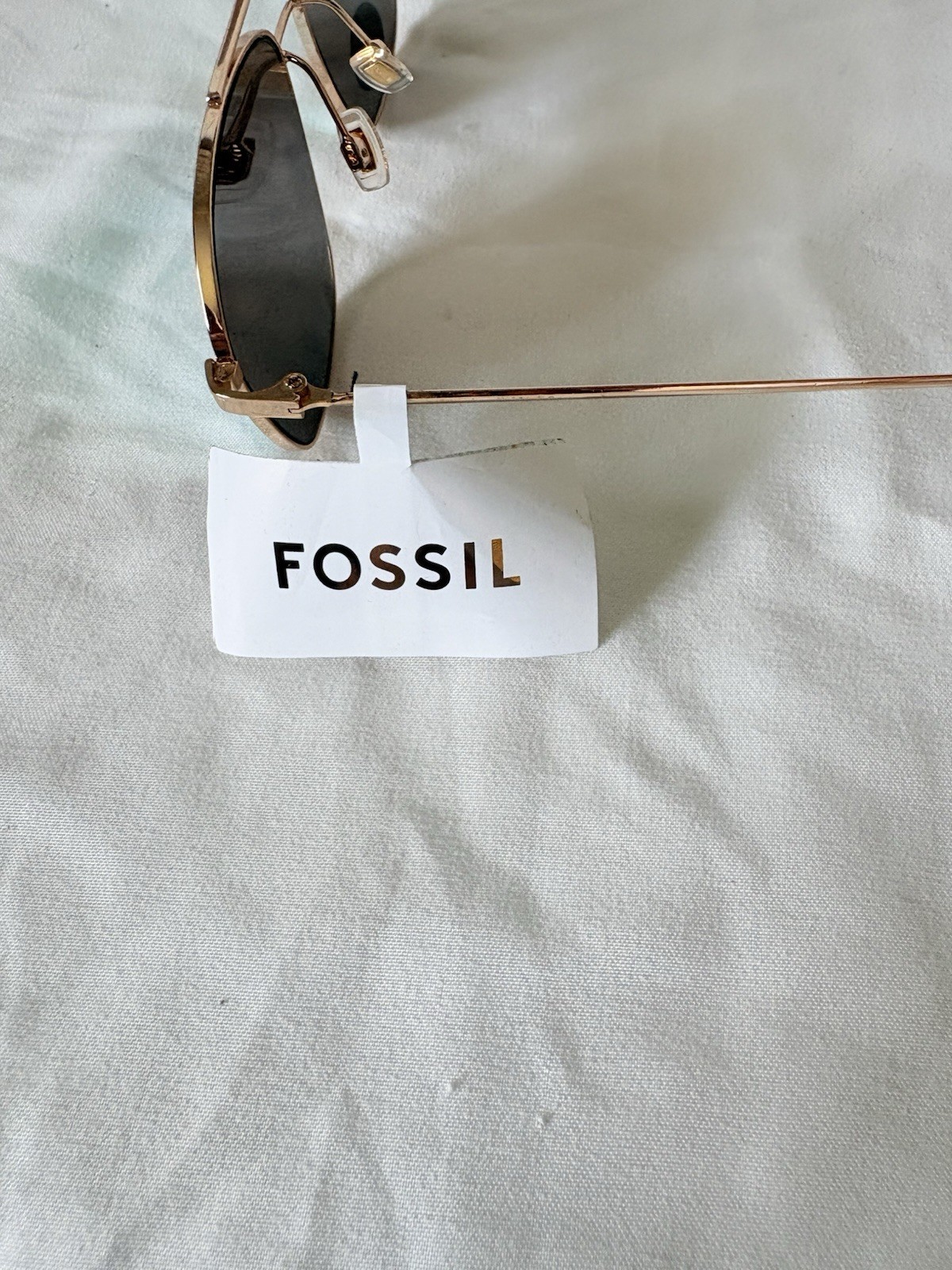 Fossil Aviator Sunglasses Gold Metal Frame Blue Mirrored Lenses