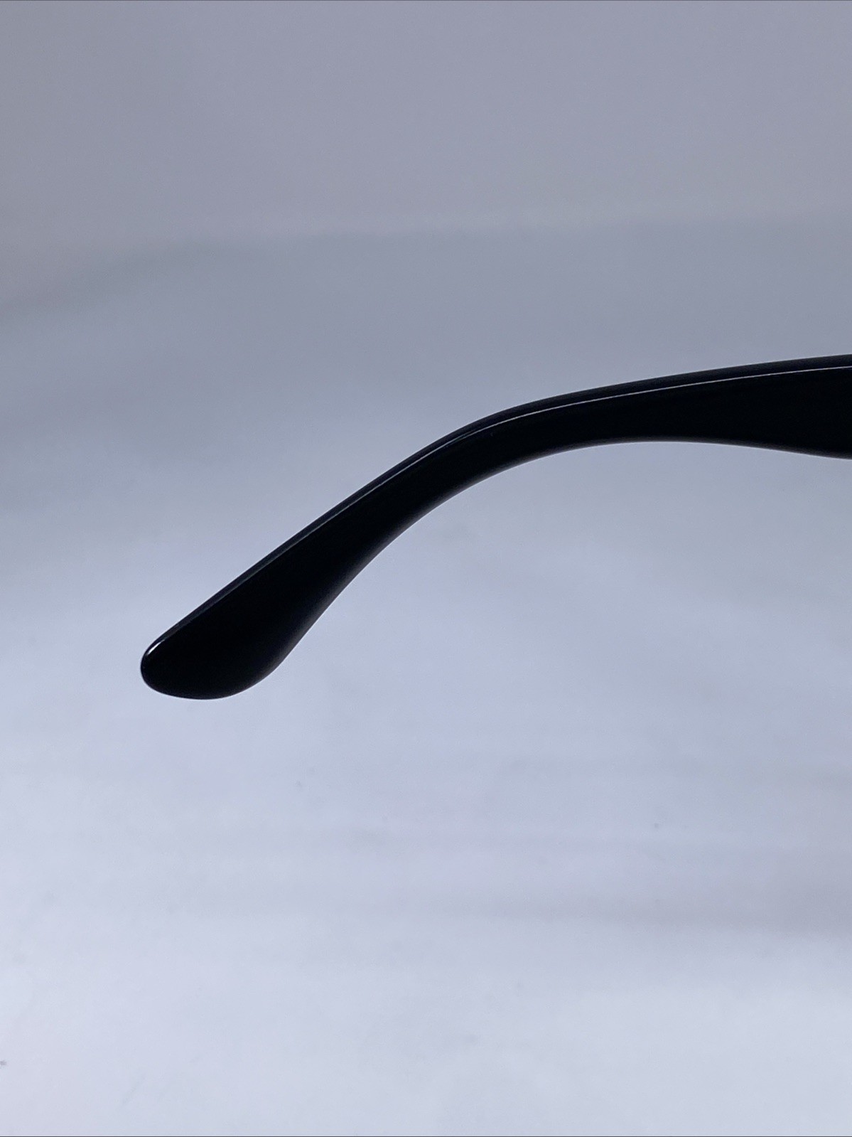 RAY-BAN RB4184 601/32 Italy Glossy Black Sunglasses 54-17mm