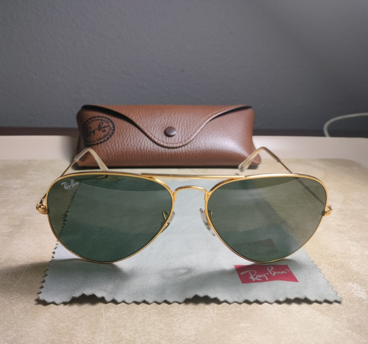 Ray-Ban RB3025 Aviator Sunglasses Gold Metal Frame Green Tinted Glass 58-14