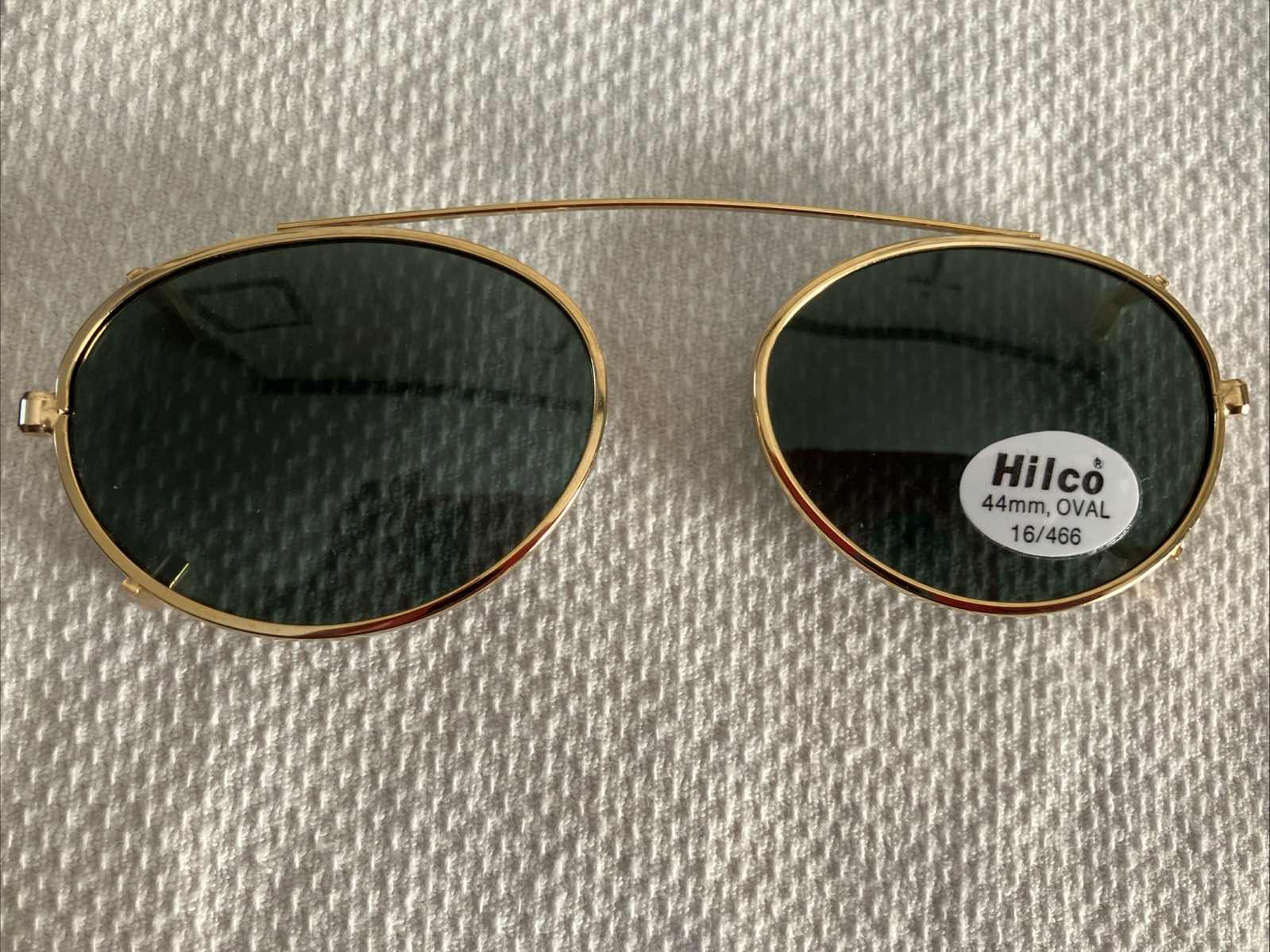 Hilco High Quality Clip-on Polarized Sunglasses 44mm Oval 16/466