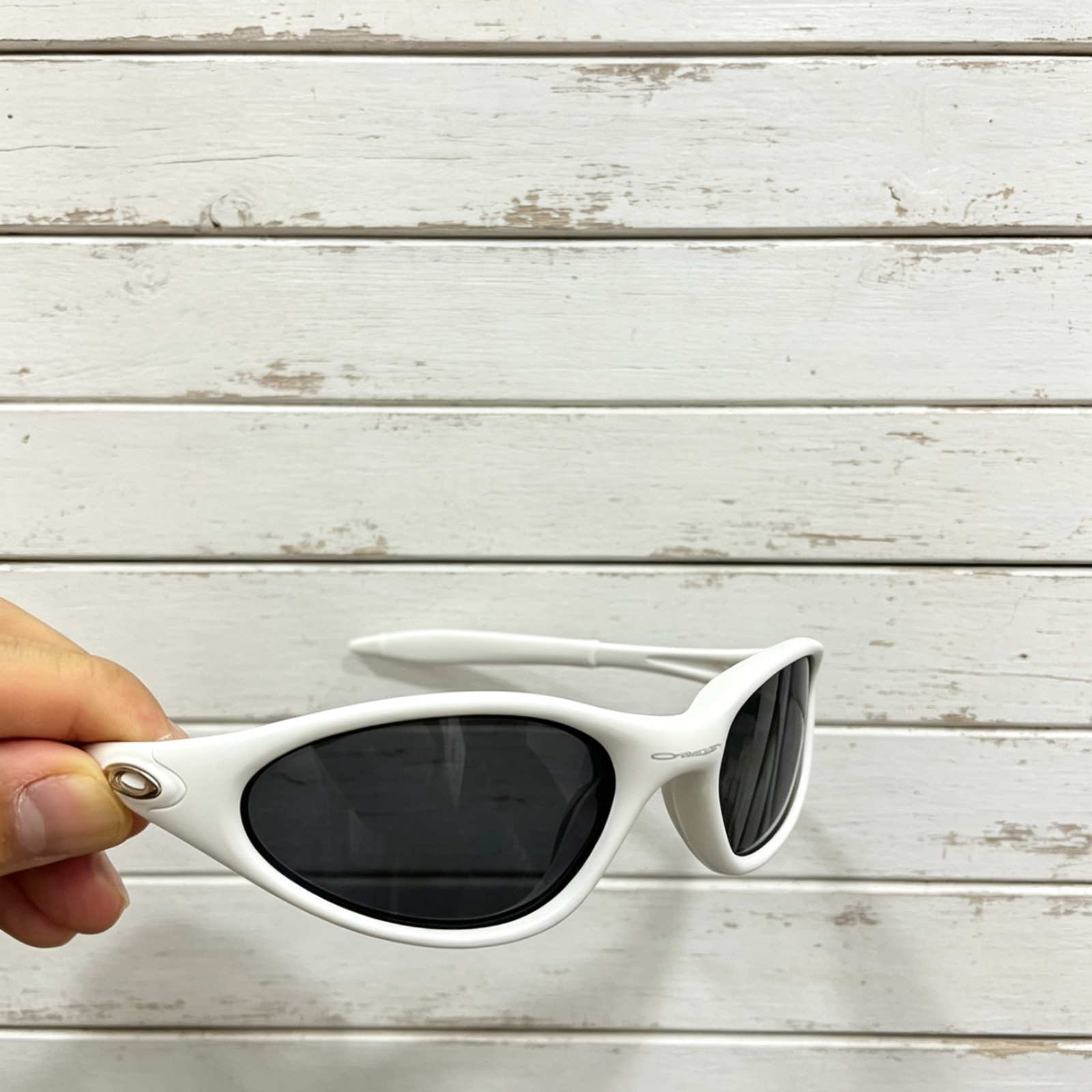 Oakley Minute Gen1 Minute1.0 Sunglasses White Frame Black Lenses