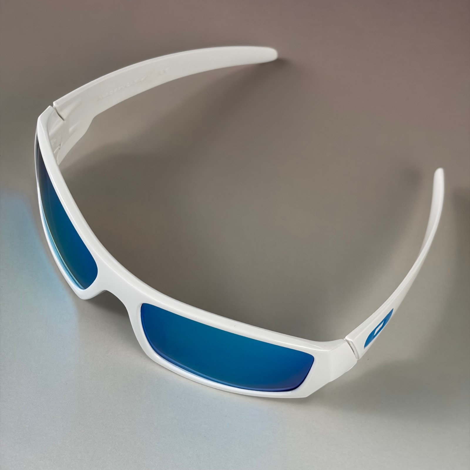 New Oakley Gascan Polished White Frame Sapphire Iridium Sunglasses Box