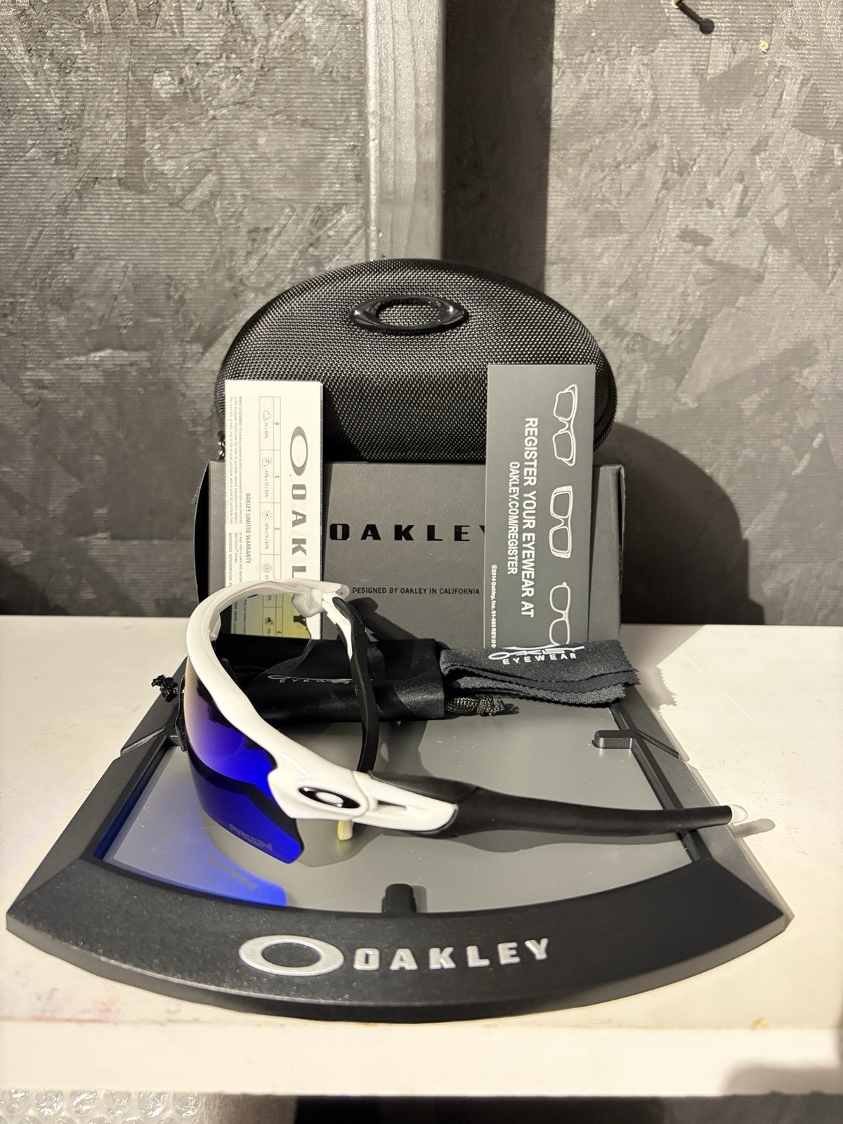 NEW Oakley 009208 Radar Ev Path Men’s Sunglasses – Prizm