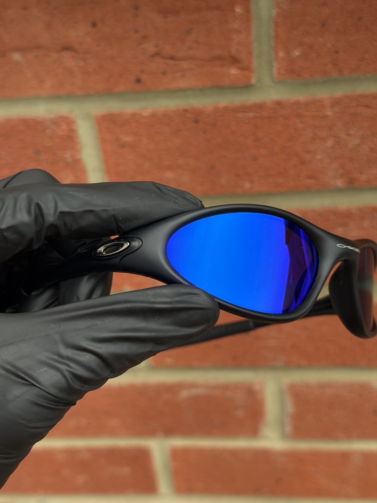 Retro Oakley Minute 1.0 Polarized Sunglasses Black Frame Blue Lenses