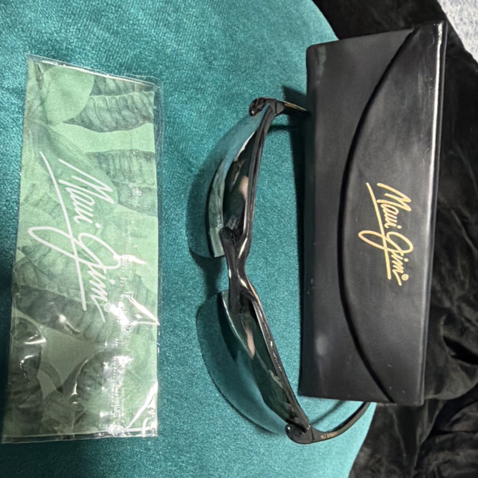 Maui Jim MJ Sport Rimless Lightweight Wrap Sunglasses Black Plastic Gray Lens