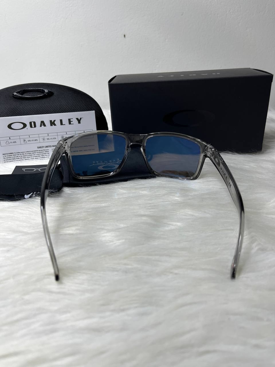 Oakley Holbrook Grey Smoke Clear Frame Blue Mirror Polarized Lens Sunglasses NEW