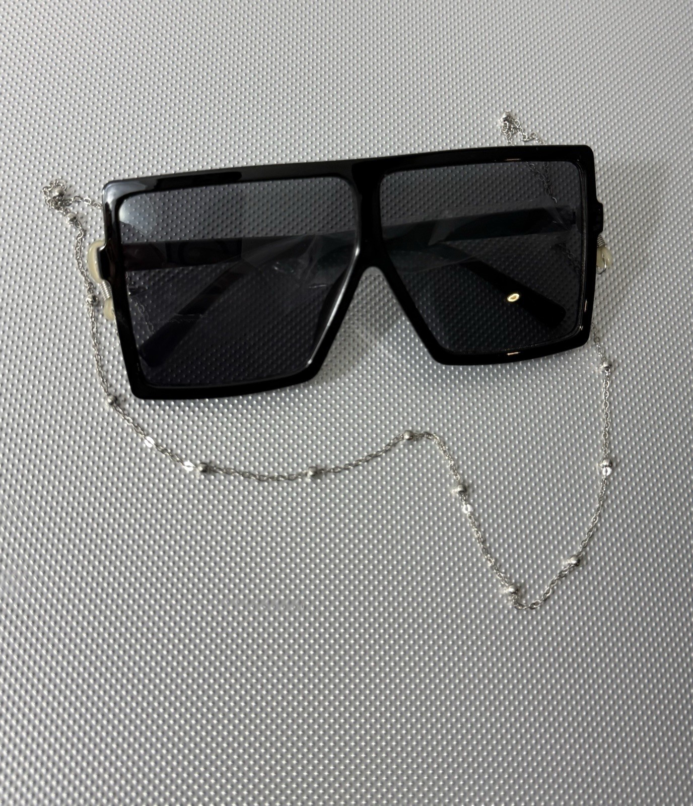 Men’s Oversized Square Sunglasses Black Plastic Frame Black Chain B1