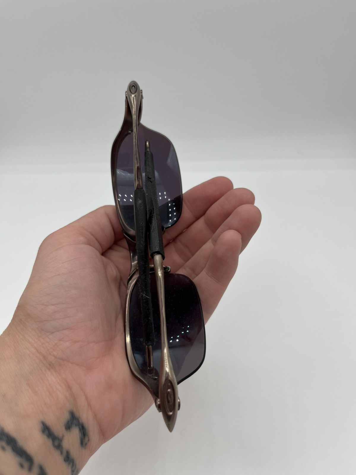 VINTAGE Oakley Romeo 2 Polish Titanium x-Metal FAIR CONDITION