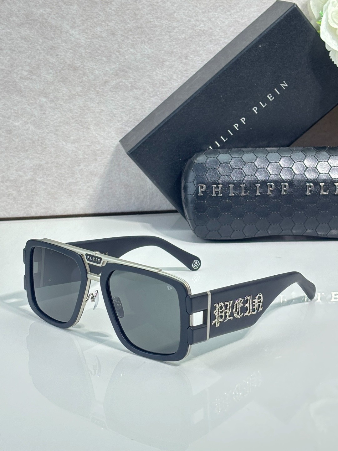 Philipp Plein SPP128M Fashion Square Matte Black Sunglasses Size 56-21-143