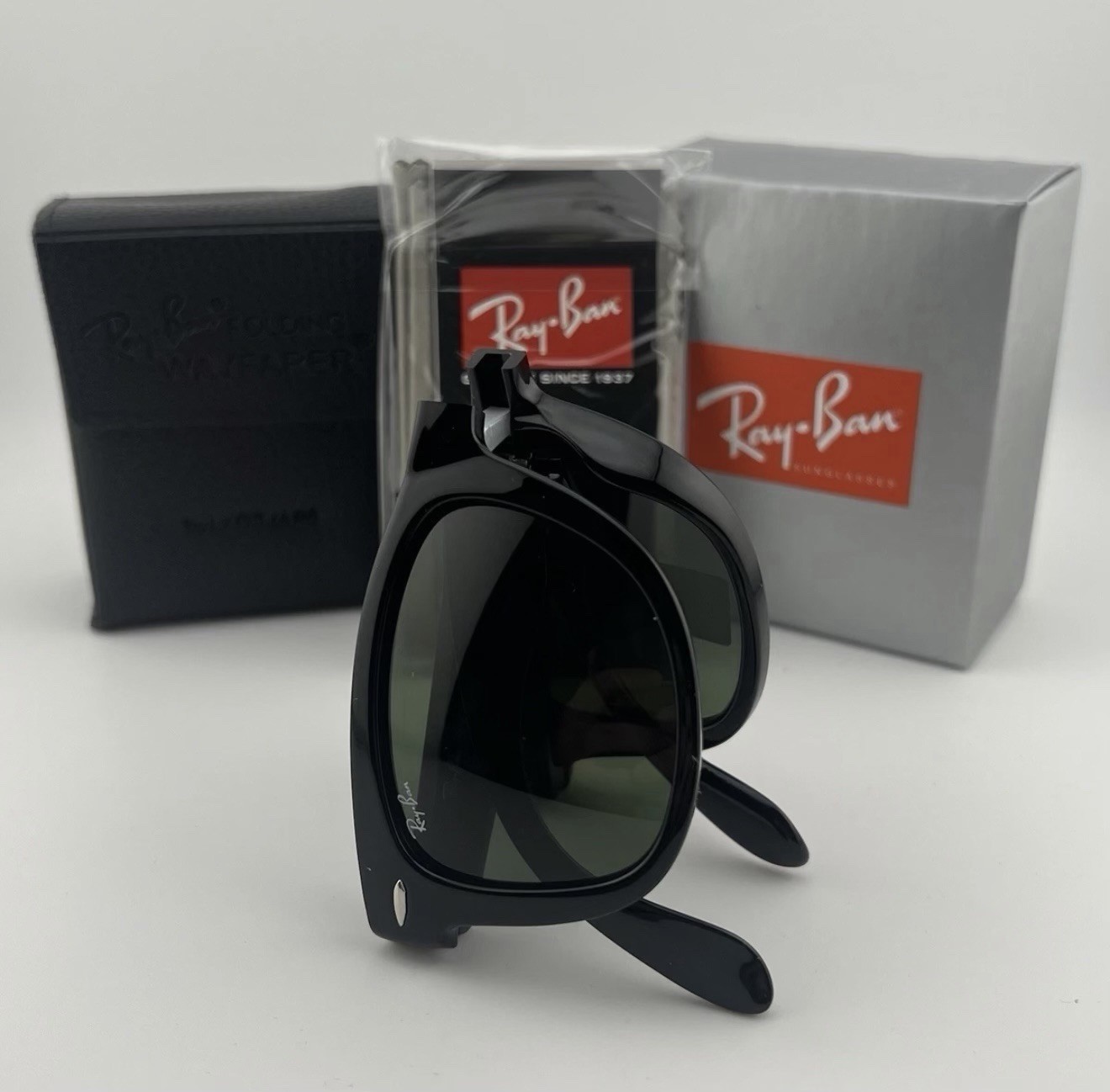 Ray-Ban Wayfarer Folding RB4105 50mm Gloss Black FrameGreen Lens Sunglasses