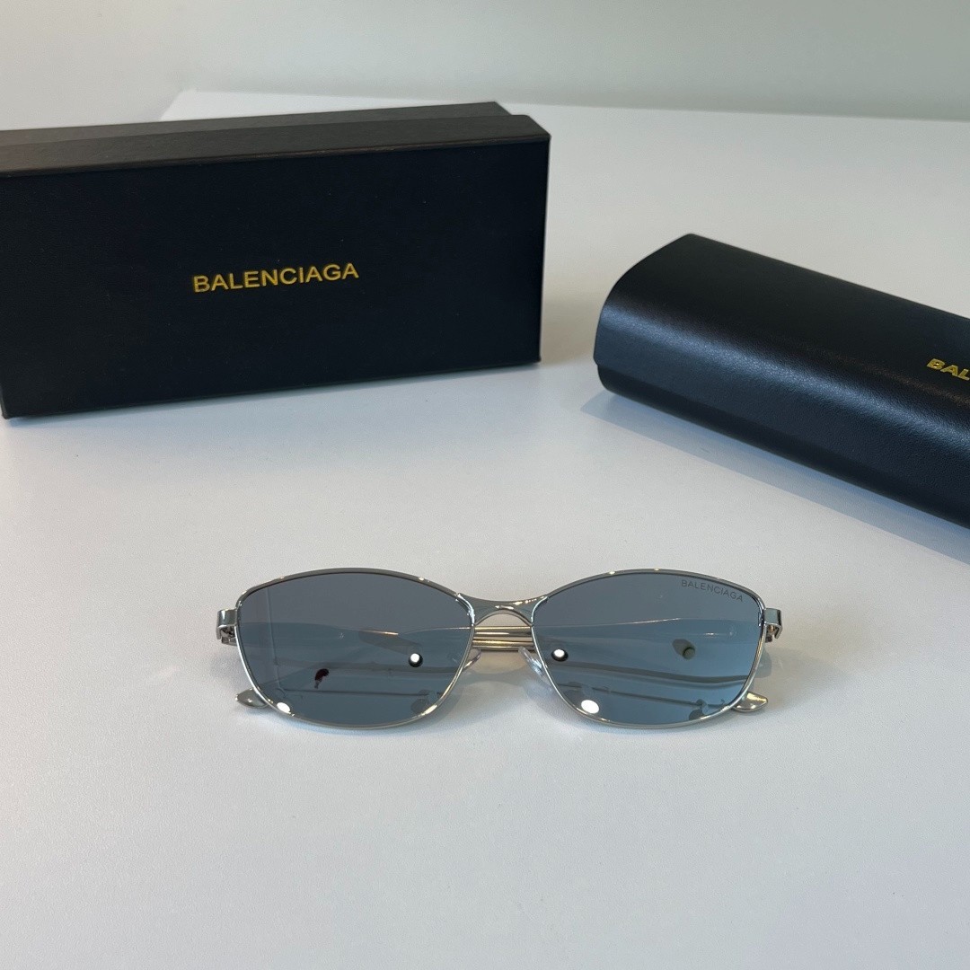 BALENCIAGA BB0245S Oval Sunglasses Model:BB0245S, Size:59-16-135