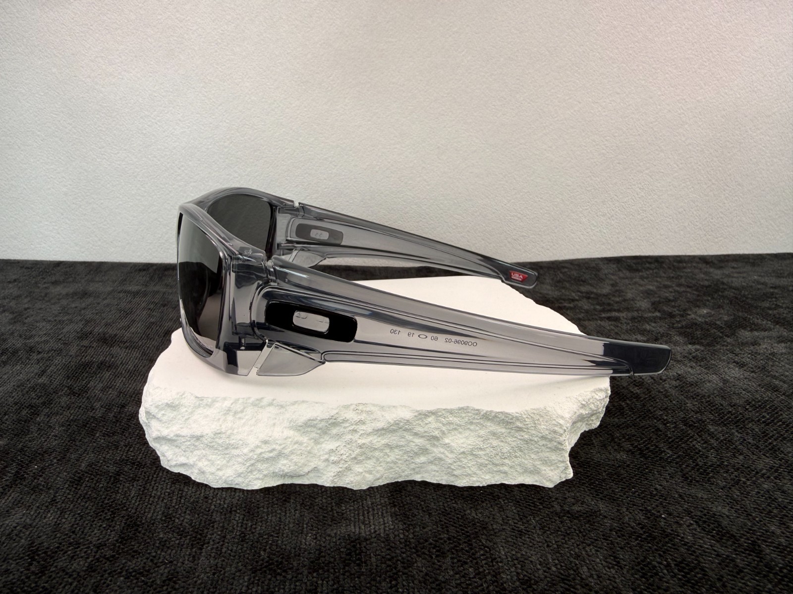 New Oakley Sunglasses Fuel Cell OO9096-02 Clear Grey/Grey