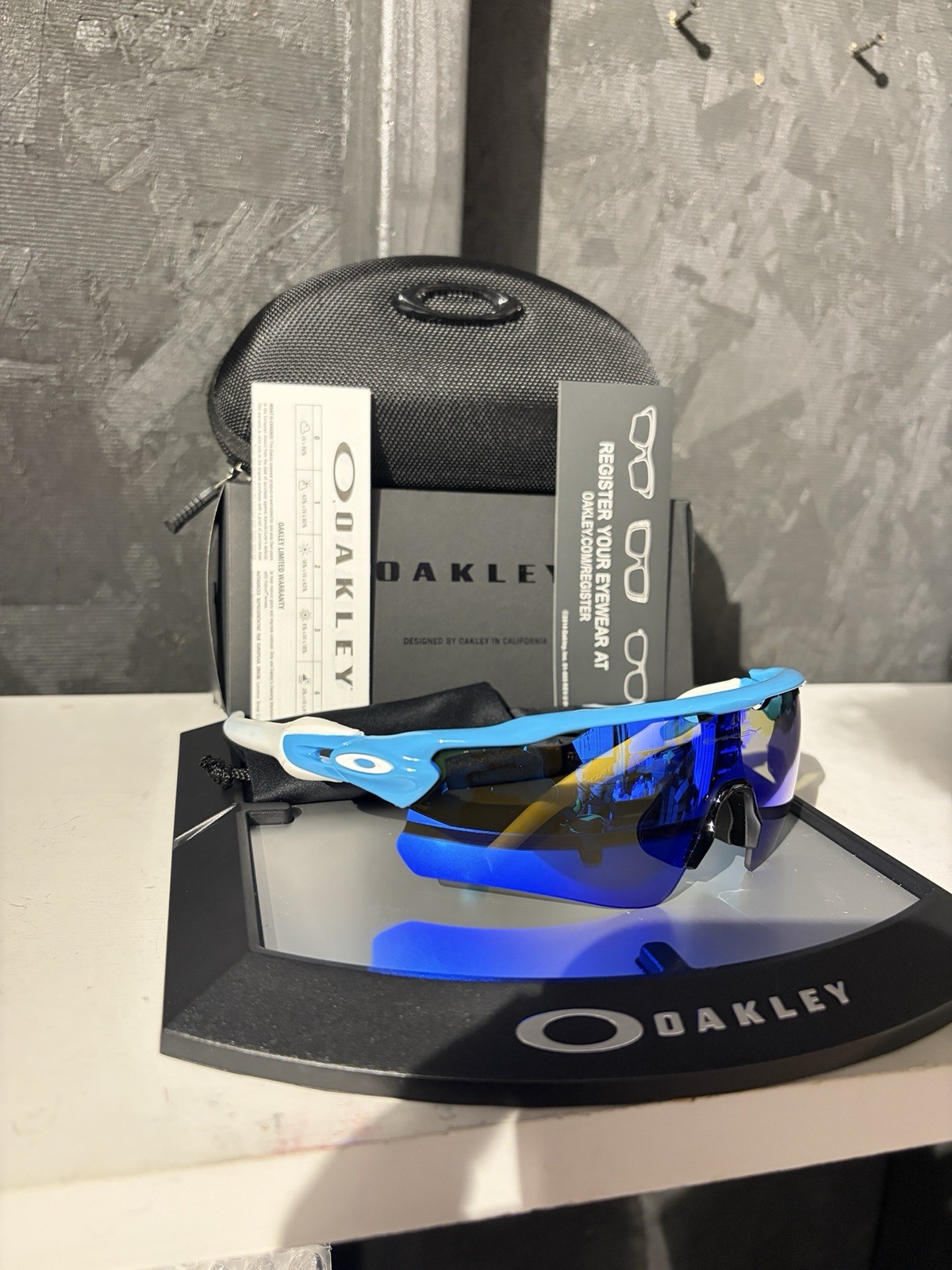 NEW Oakley 009208 Radar Ev Path Men’s Sunglasses – Prizm