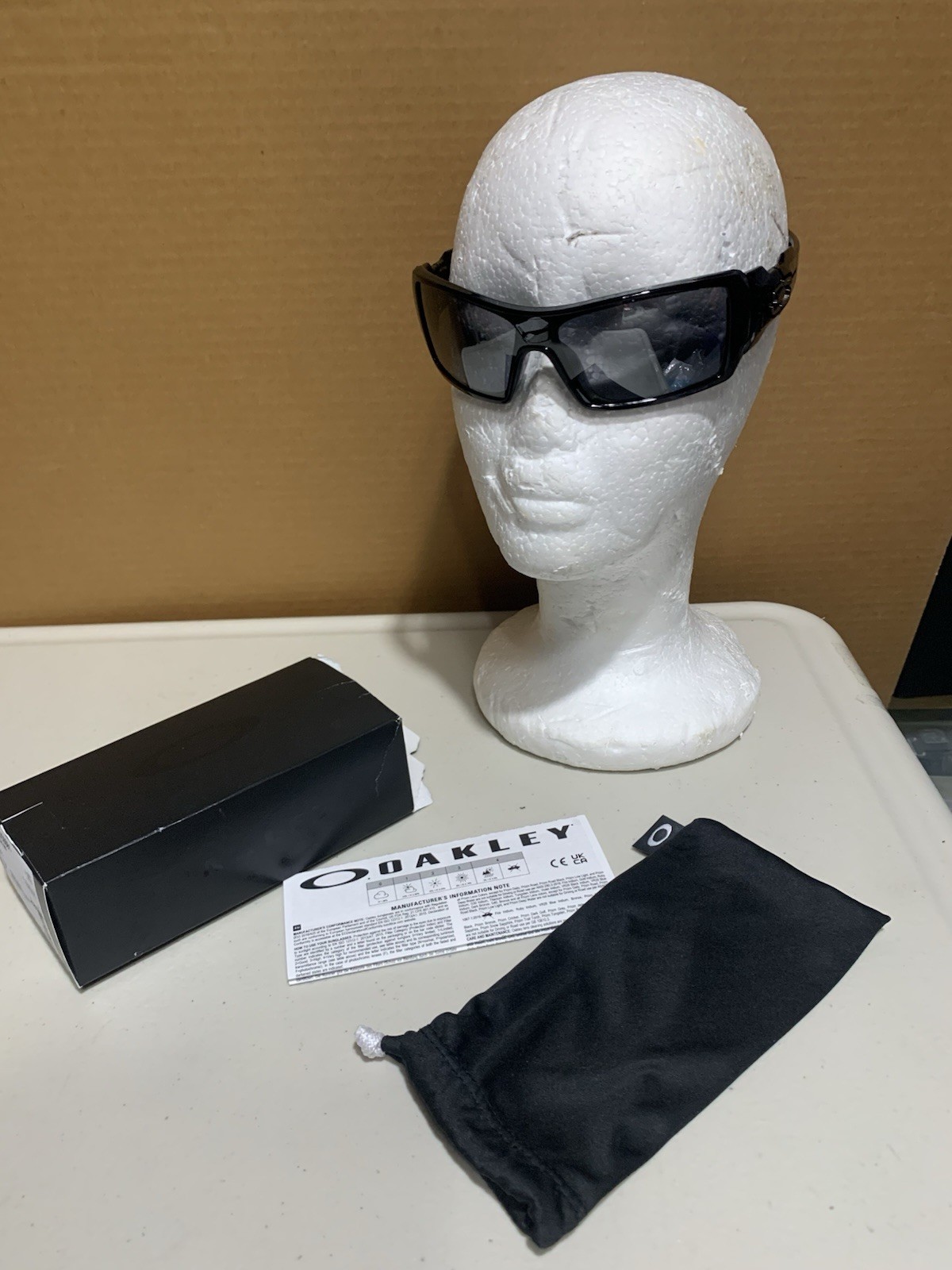 Oakley OIL RIG Sunglass….new