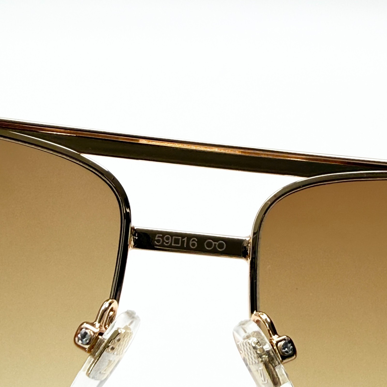 Louis Vuitton Z0259U Gold Metal Navigator Sunglasses Brown Gradient Lens